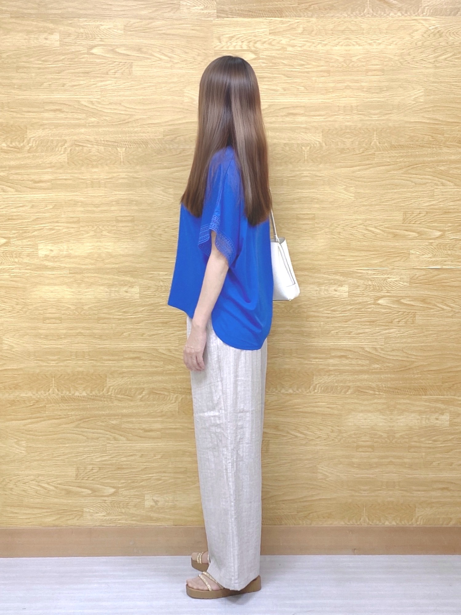 ユキニーズさんの「SHOO･LA･RUE｜【ひんやり/UV】お袖レースが上品 ゆったりとろみトップス」を使ったコーディネート