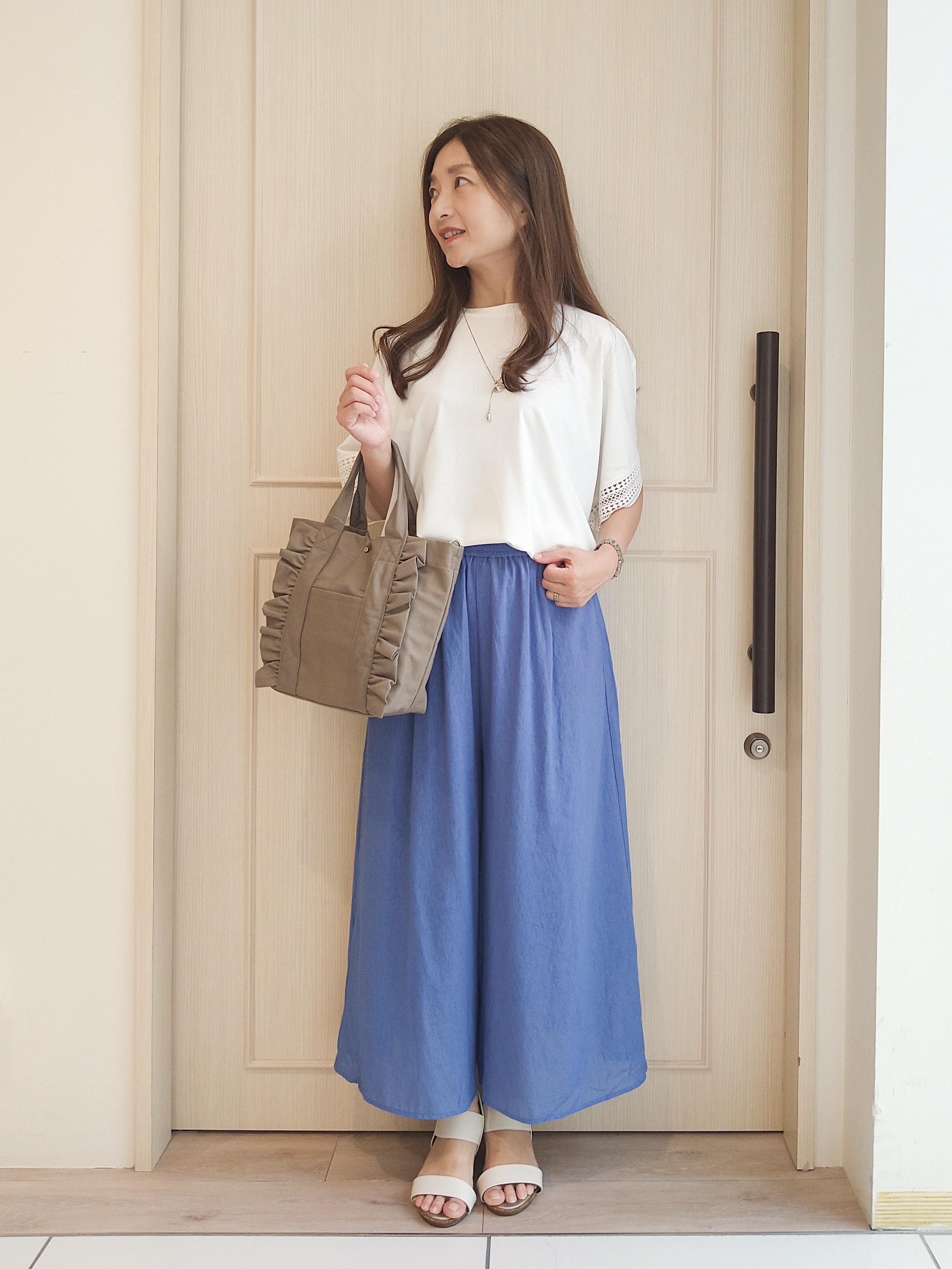 mi-saさんの「SHOO･LA･RUE｜【ひんやり/UV】お袖レースが上品 ゆったりとろみトップス」を使ったコーディネート