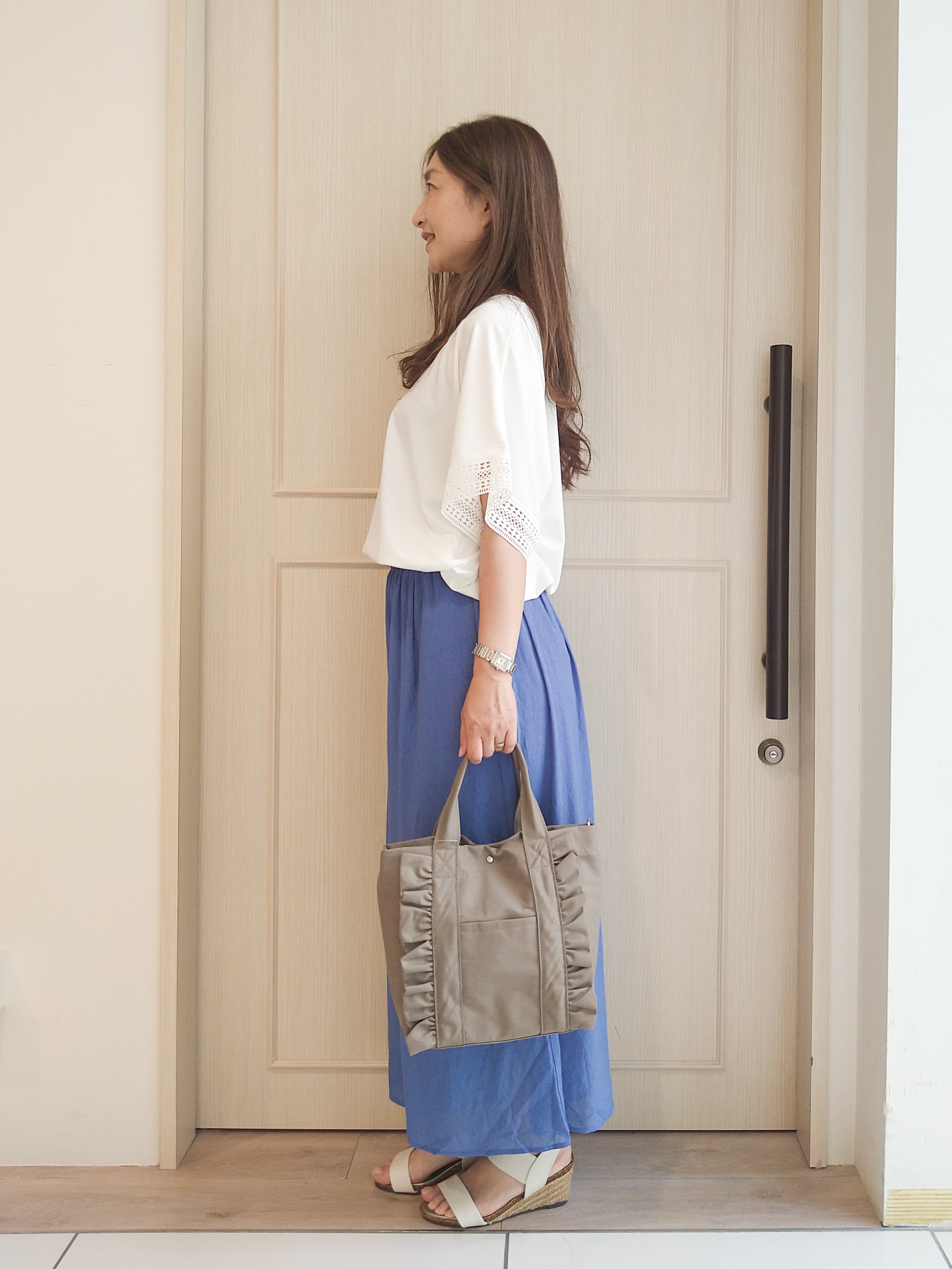 mi-saさんの「SHOO･LA･RUE｜【ひんやり/UV】お袖レースが上品 ゆったりとろみトップス」を使ったコーディネート