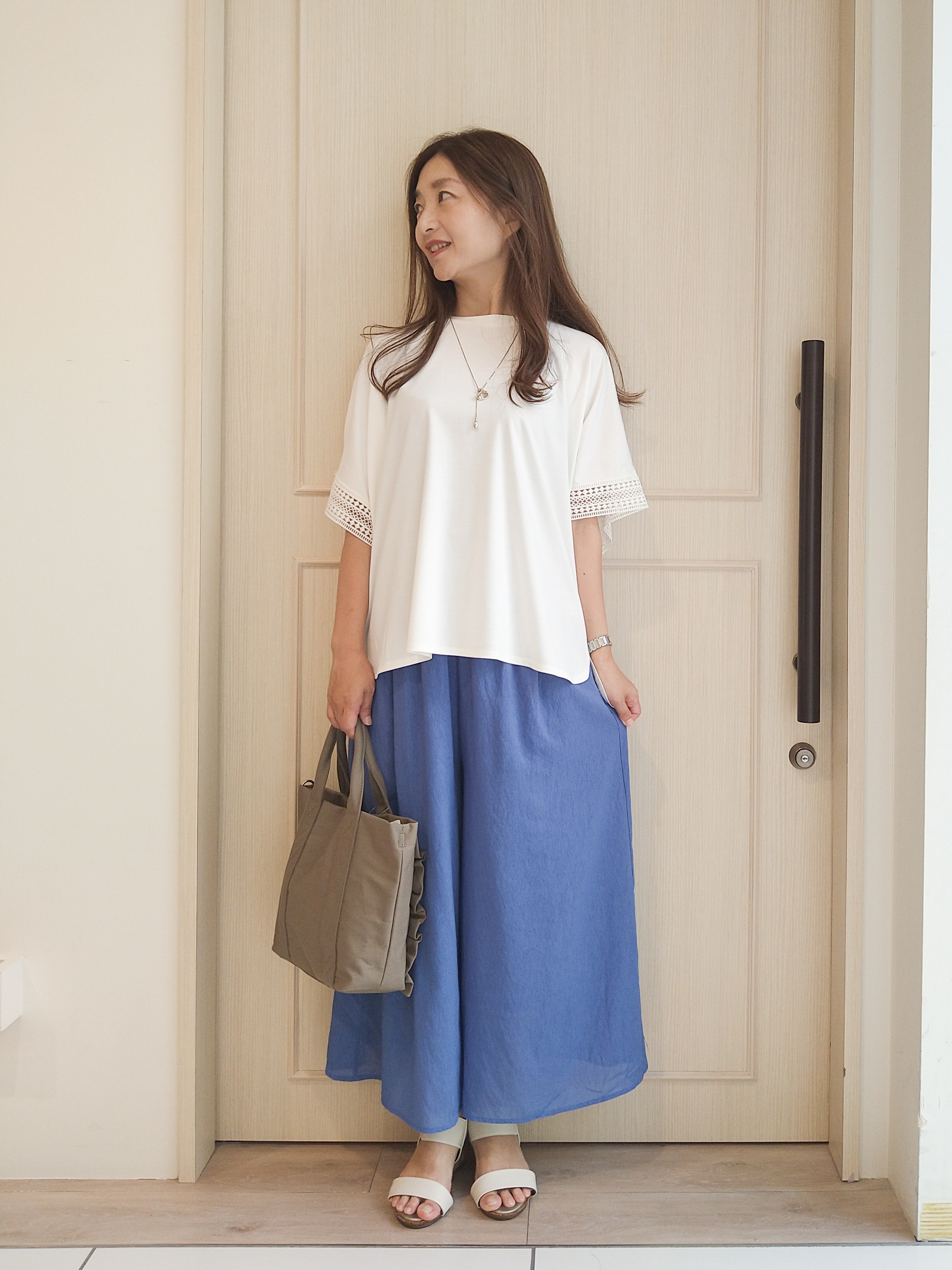 mi-saさんの「SHOO･LA･RUE｜【ひんやり/UV】お袖レースが上品 ゆったりとろみトップス」を使ったコーディネート