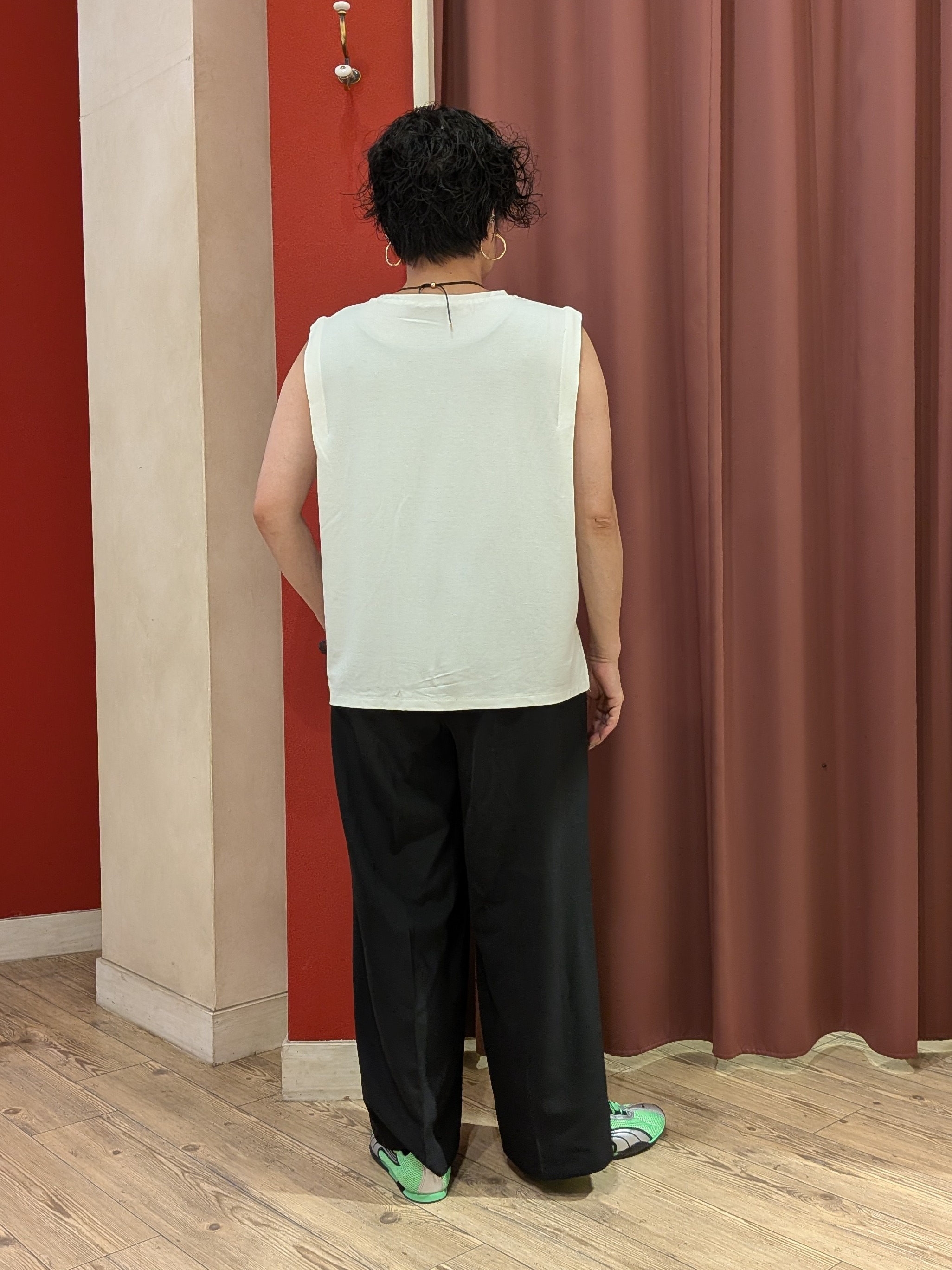 cameさんの「SHOO･LA･RUE｜【UVカット/接触冷感】上品に涼し気 とろみタックノースリーブトップス」を使ったコーディネート