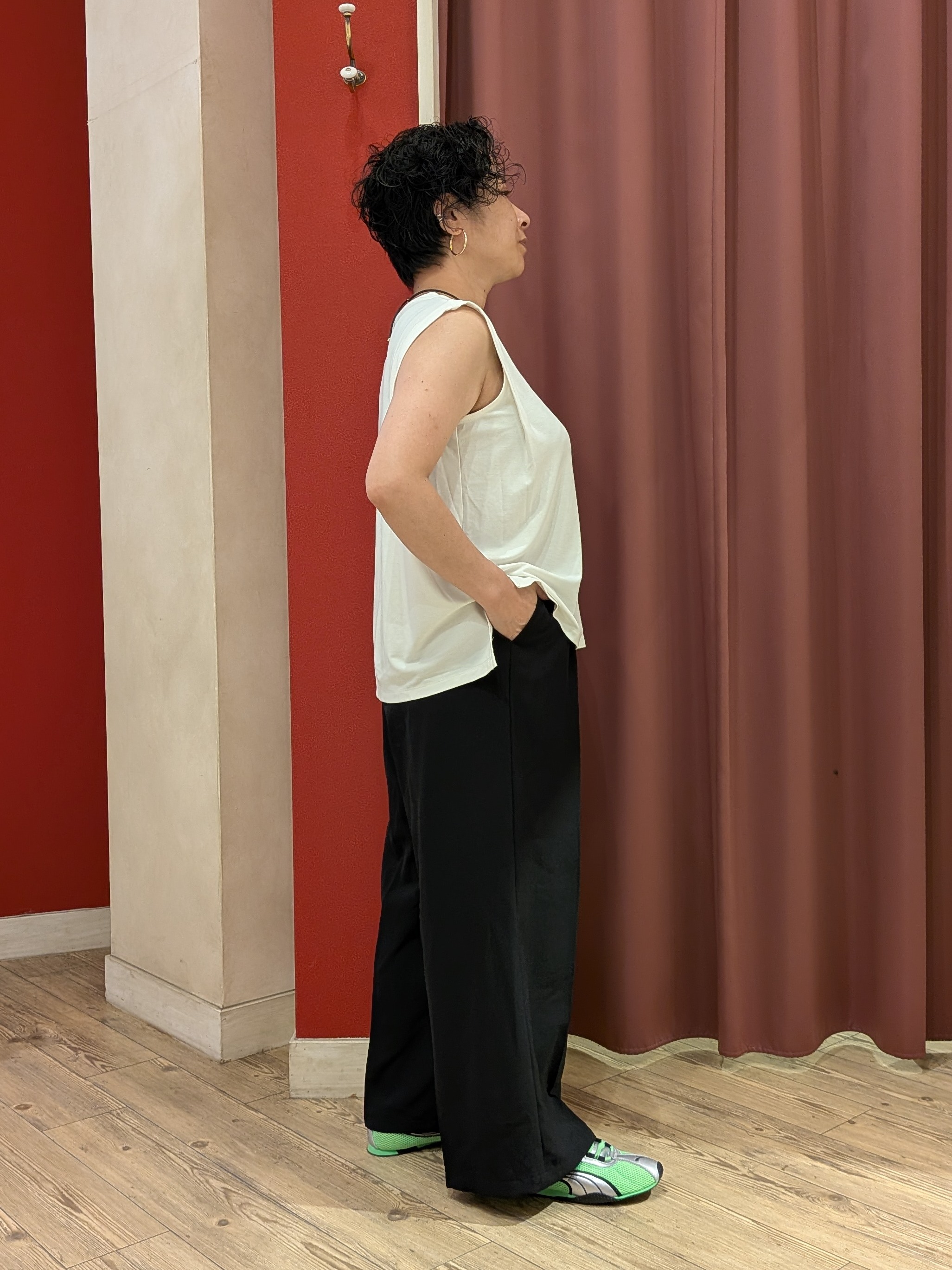 cameさんの「SHOO･LA･RUE｜【UVカット/接触冷感】上品に涼し気 とろみタックノースリーブトップス」を使ったコーディネート