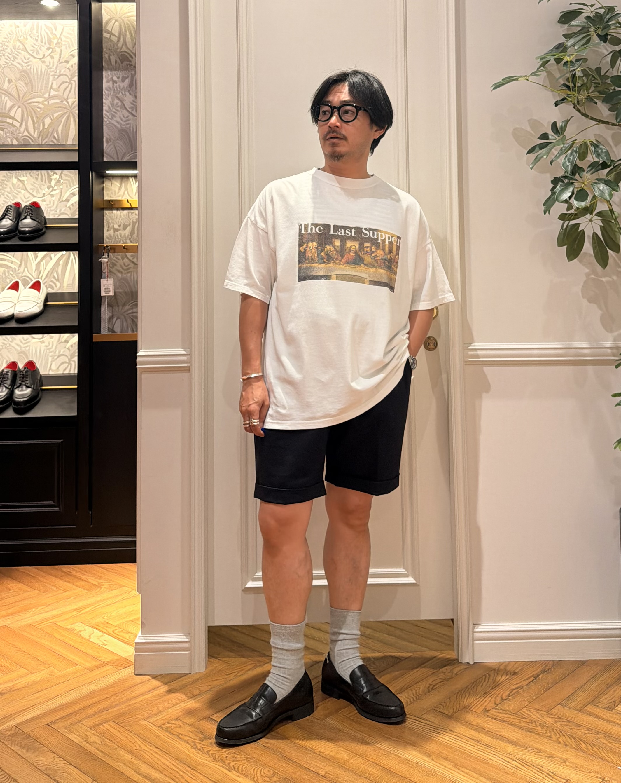鶴田大士さんの「DRESSTERIOR｜REMI RELIEF(レミリリーフ) THE LAST SUPPER TEE（ザ ラスト サパー 」を使ったコーディネート