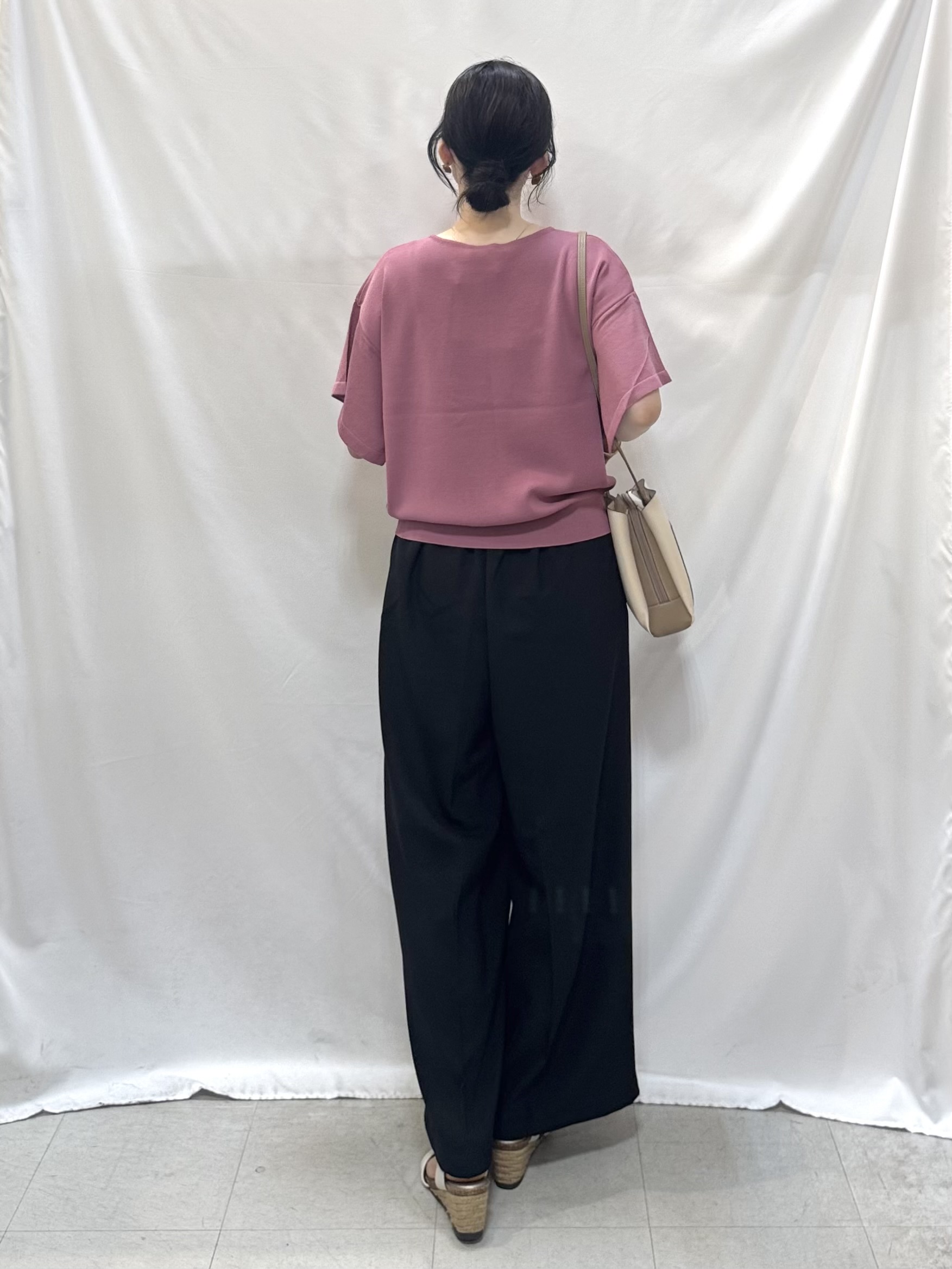𝐇𝐢𝐫𝐨𝐦𝐢さんの「SHOO･LA･RUE｜【S-LL/ひんやり/洗濯機可】インせず着られる ひらり袖ニット」を使ったコーディネート
