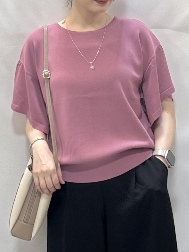 𝐇𝐢𝐫𝐨𝐦𝐢さんの「SHOO･LA･RUE｜【S-LL/ひんやり/洗濯機可】インせず着られる ひらり袖ニット」を使ったコーディネート