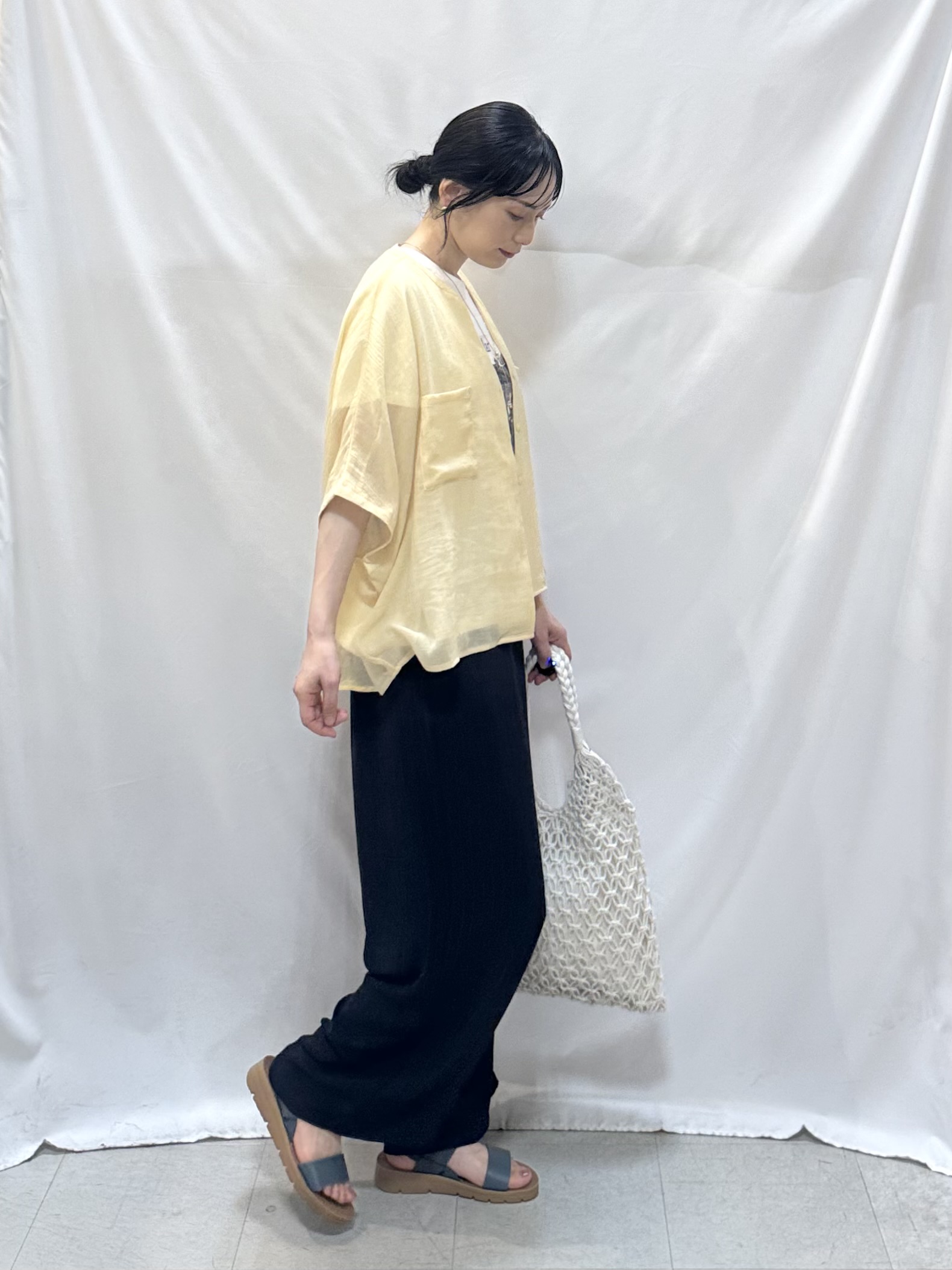 𝐇𝐢𝐫𝐨𝐦𝐢さんの「SHOO･LA･RUE｜【洗濯機可】ナチュラルな風合いが魅力 シアードルマンブラウス」を使ったコーディネート