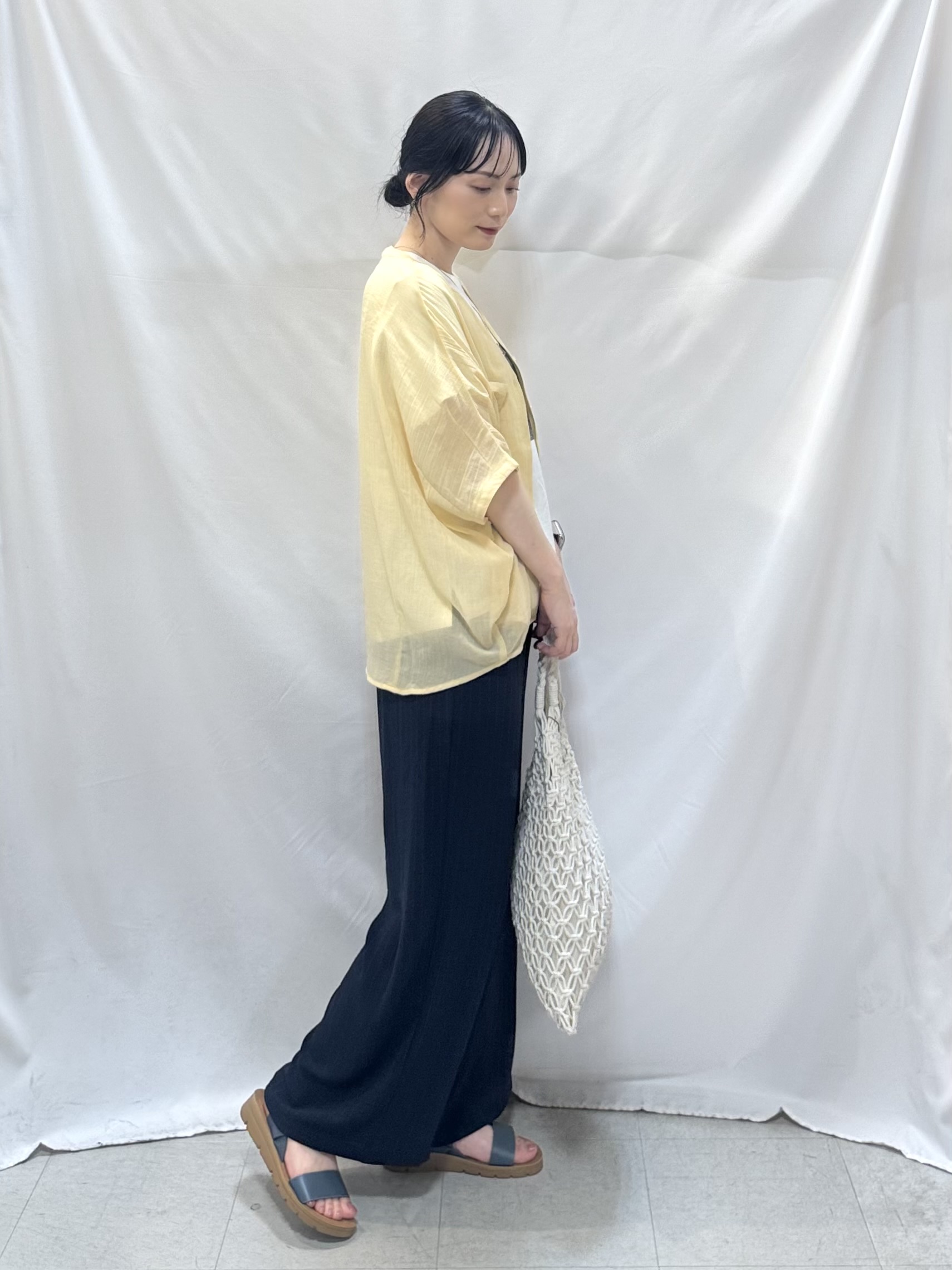 𝐇𝐢𝐫𝐨𝐦𝐢さんの「SHOO･LA･RUE｜【洗濯機可】ナチュラルな風合いが魅力 シアードルマンブラウス」を使ったコーディネート
