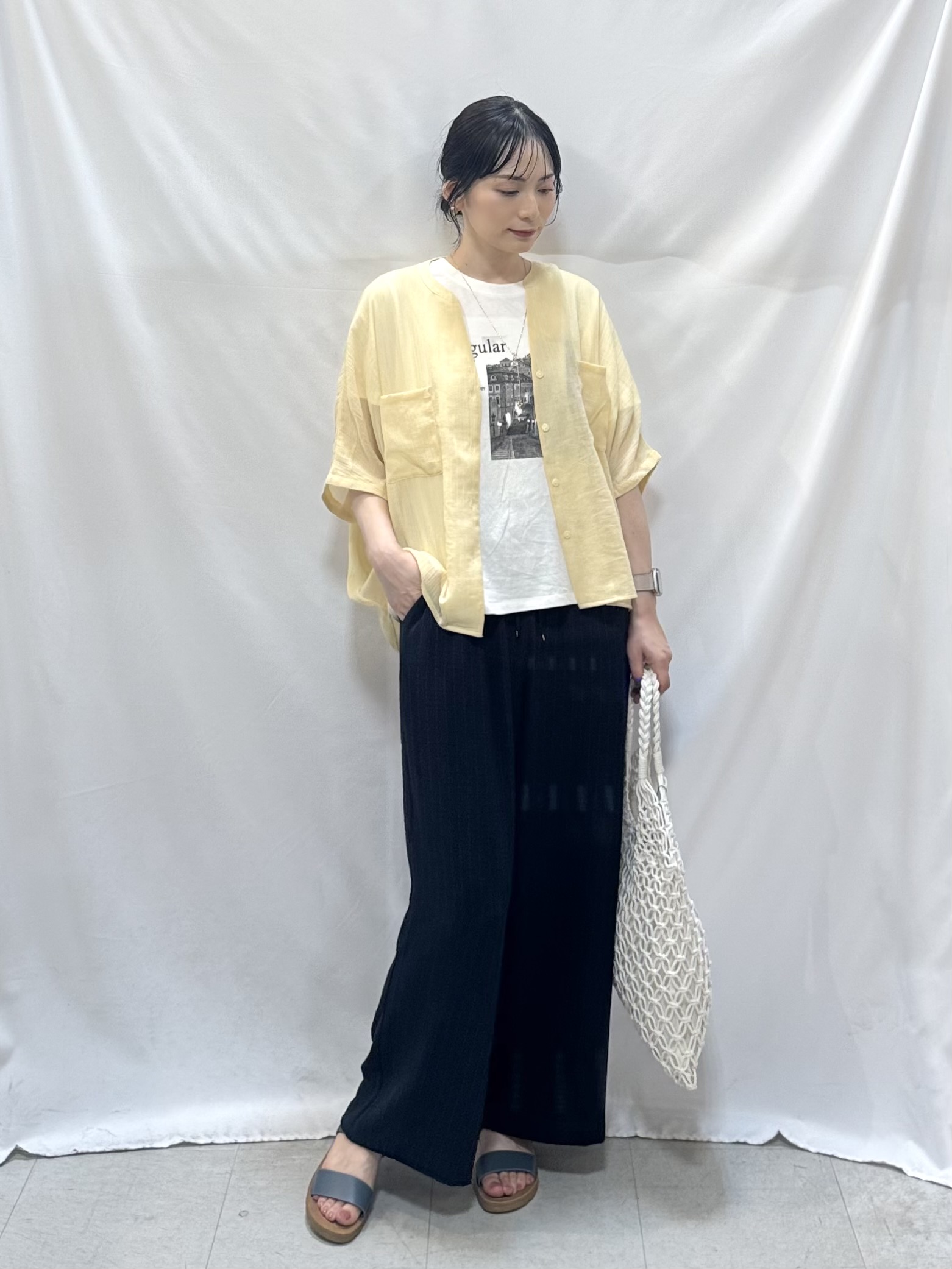 𝐇𝐢𝐫𝐨𝐦𝐢さんの「SHOO･LA･RUE｜【洗濯機可】ナチュラルな風合いが魅力 シアードルマンブラウス」を使ったコーディネート