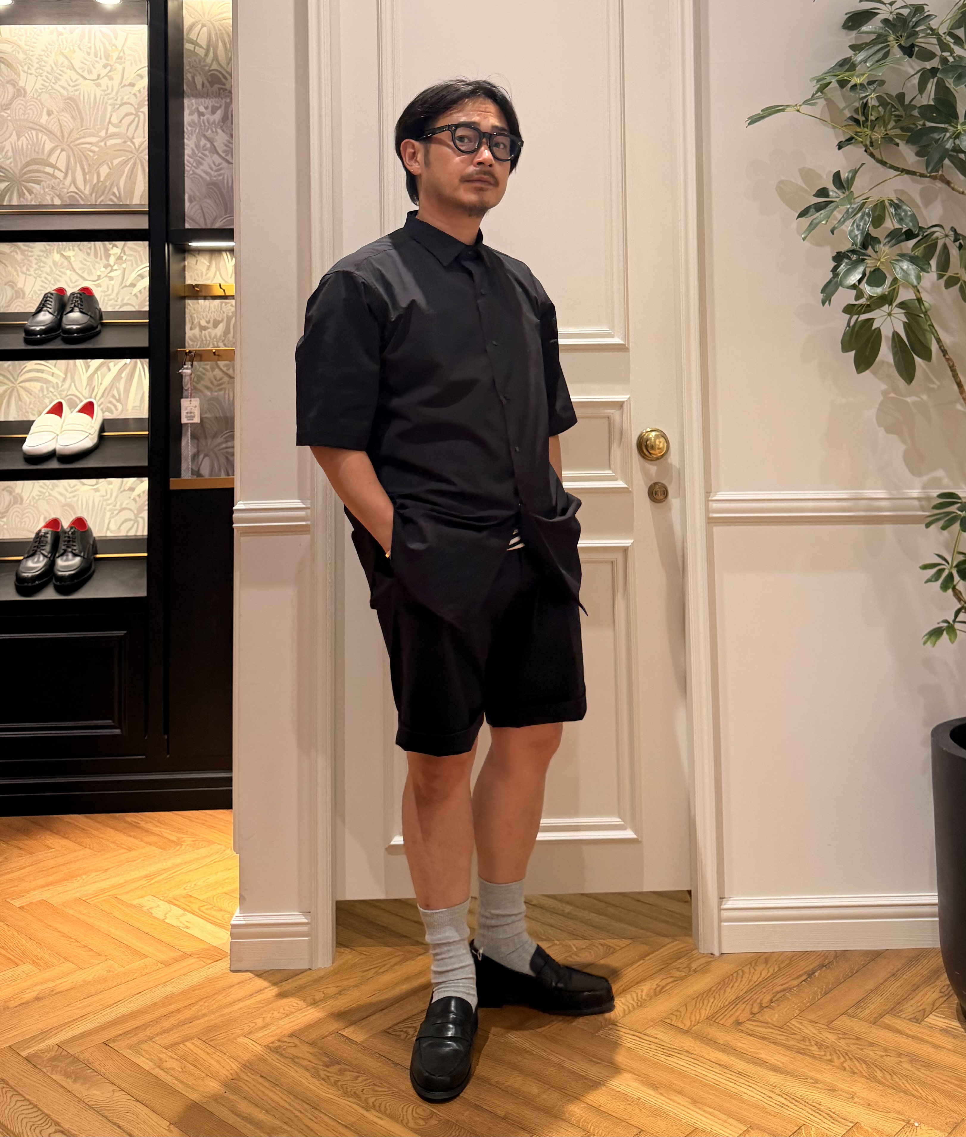 鶴田大士さんの「DRESSTERIOR｜【干場義雅&times;K－3B&times;DRESSTERIOR】ストレッチシャツ」を使ったコーディネート