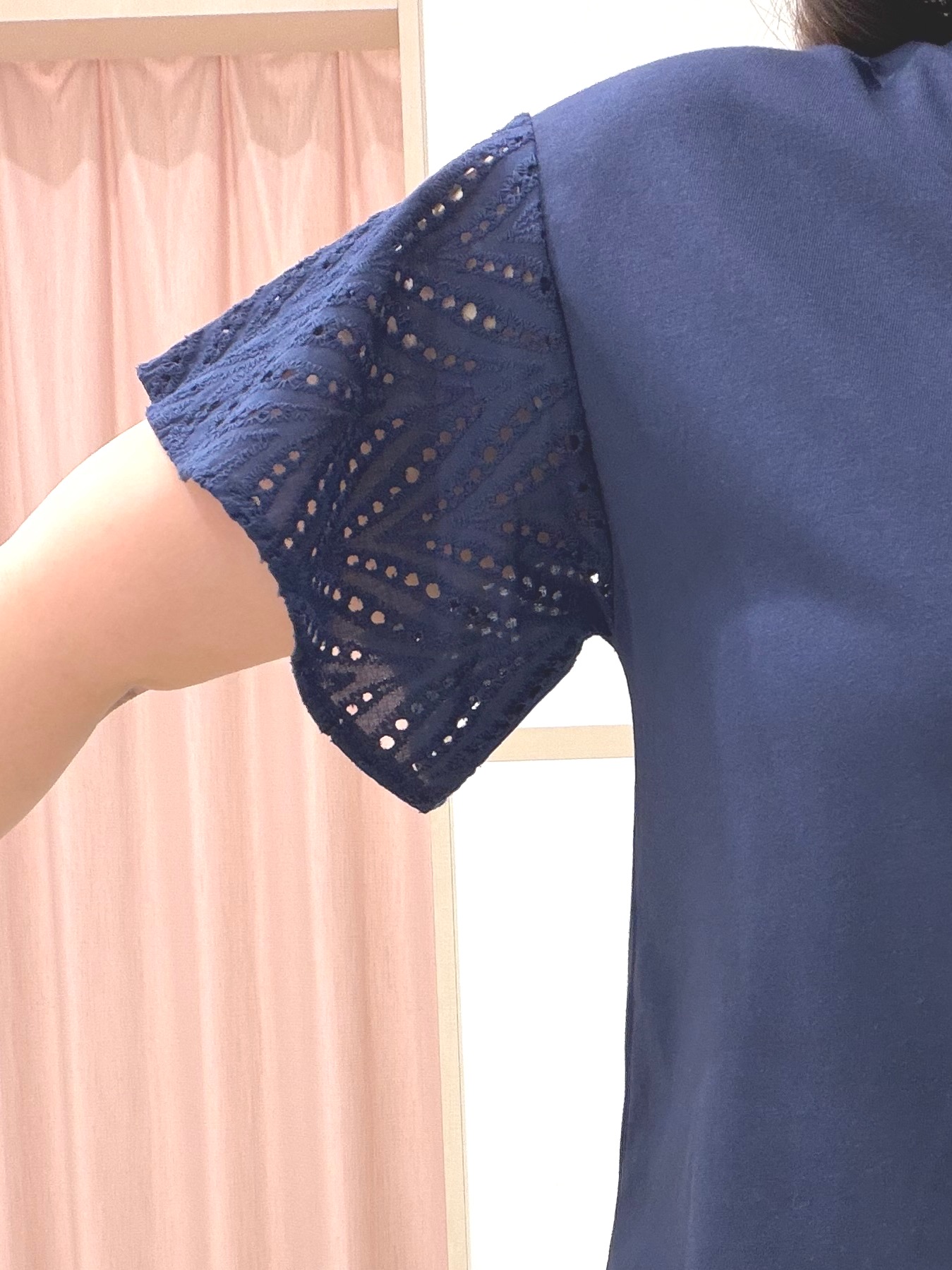 まちゃんなちゃんさんの「SHOO･LA･RUE｜【汗じみ防止/ひんやり/体型カバー】真夏の味方。 汗じみが気になりにくい お袖レースフレアTシャツ」を使ったコーディネート