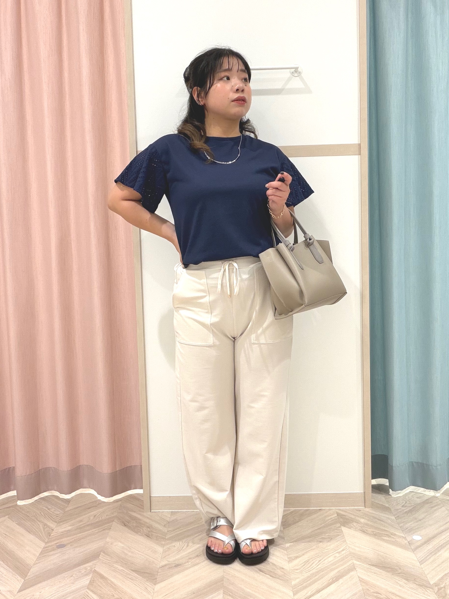 まちゃんなちゃんさんの「SHOO･LA･RUE｜【汗じみ防止/ひんやり/体型カバー】真夏の味方。 汗じみが気になりにくい お袖レースフレアTシャツ」を使ったコーディネート