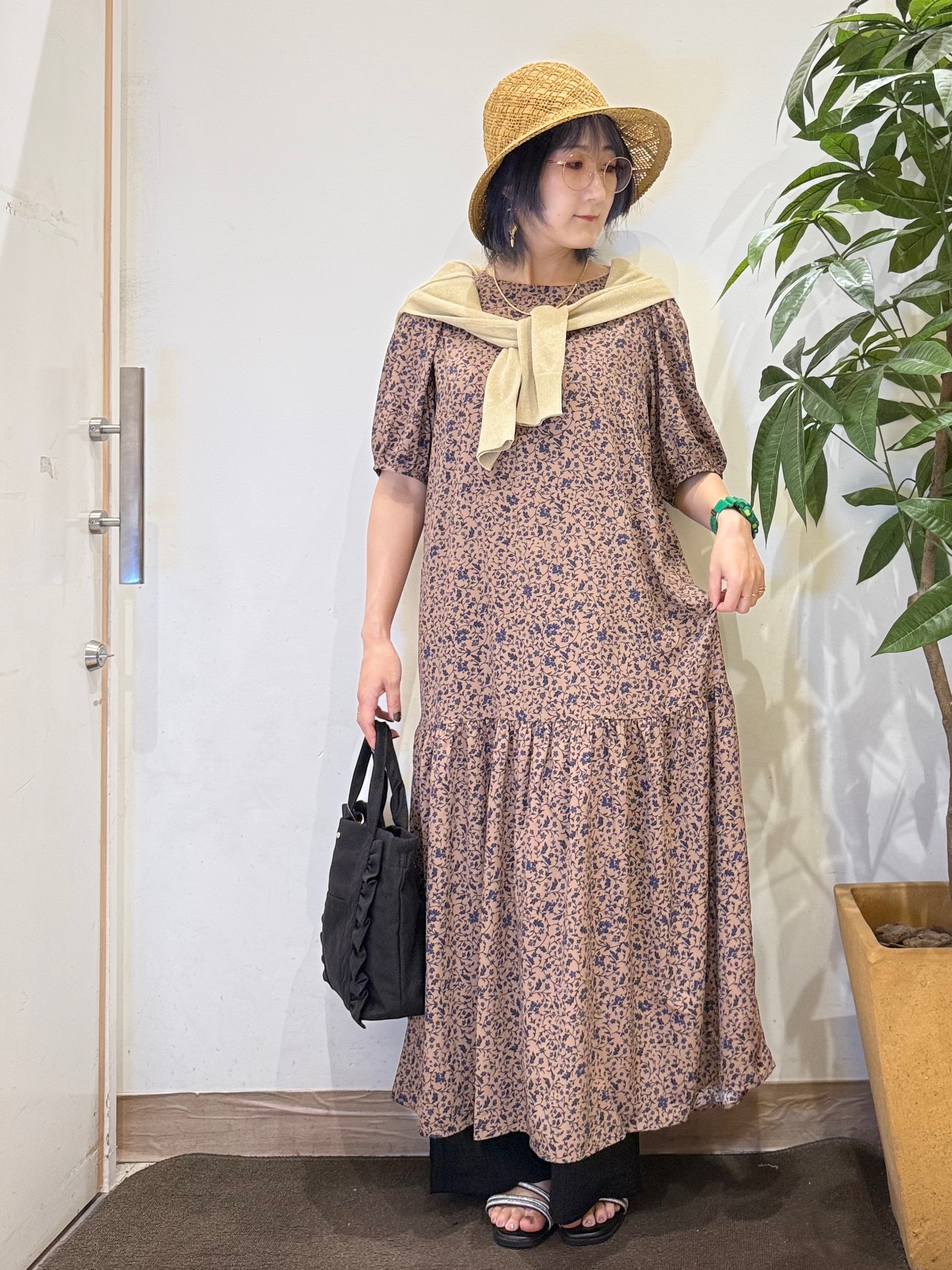 misakiさんの「SHOO･LA･RUE｜【さらり快適/洗濯機可/S-LL】シアーラメカーディガン」を使ったコーディネート