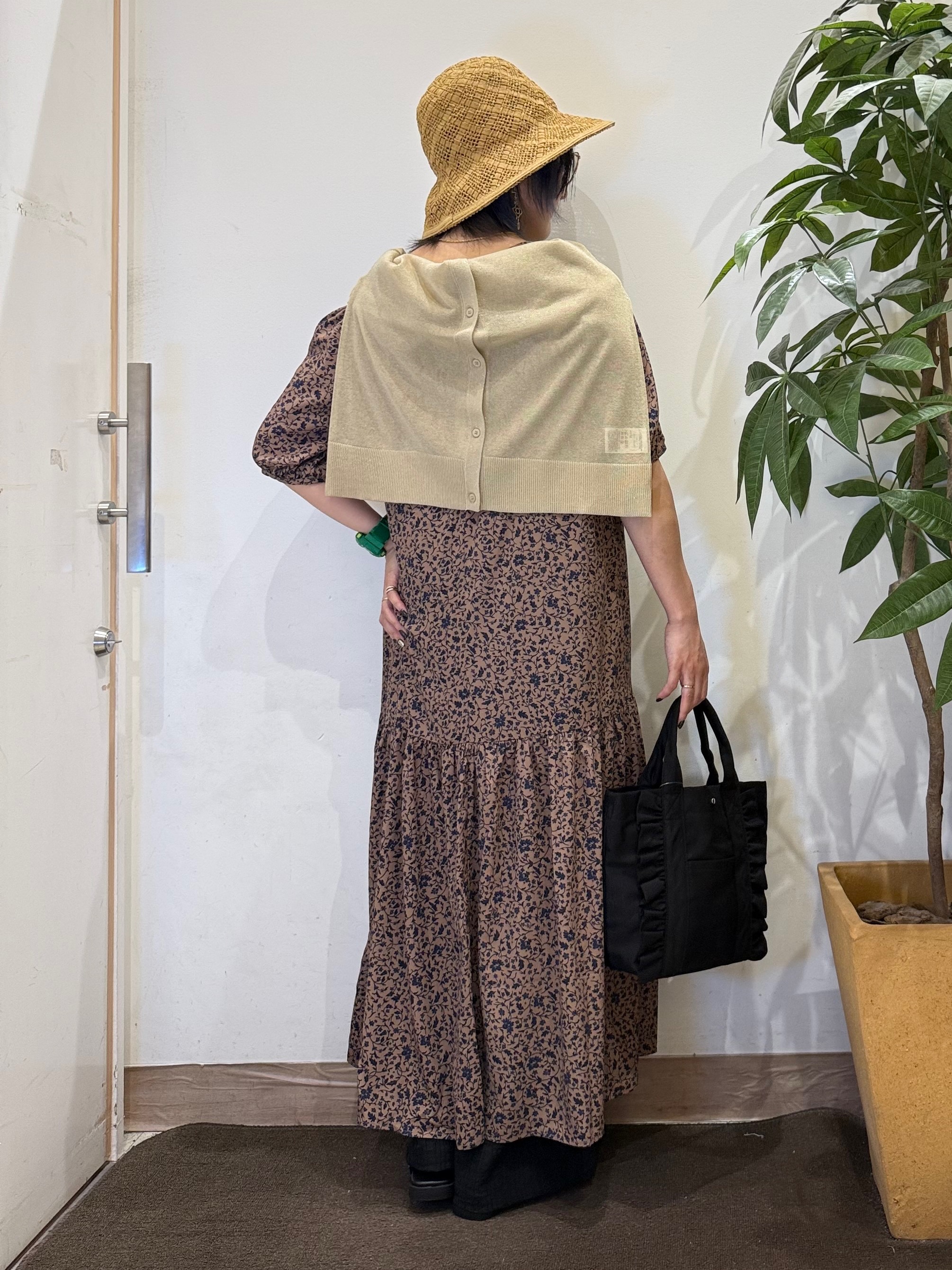 misakiさんの「SHOO･LA･RUE｜【さらり快適/洗濯機可/S-LL】シアーラメカーディガン」を使ったコーディネート