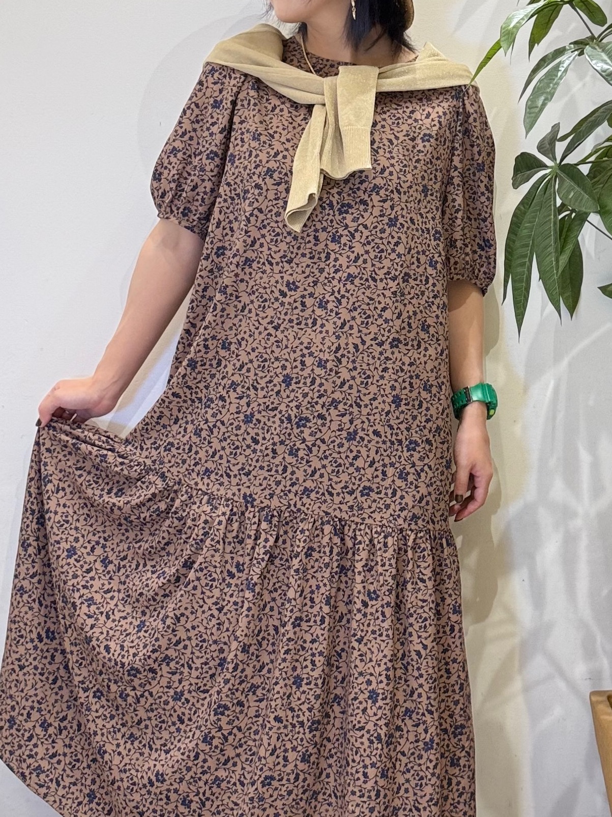 misakiさんの「SHOO･LA･RUE｜【さらり快適/洗濯機可/S-LL】シアーラメカーディガン」を使ったコーディネート