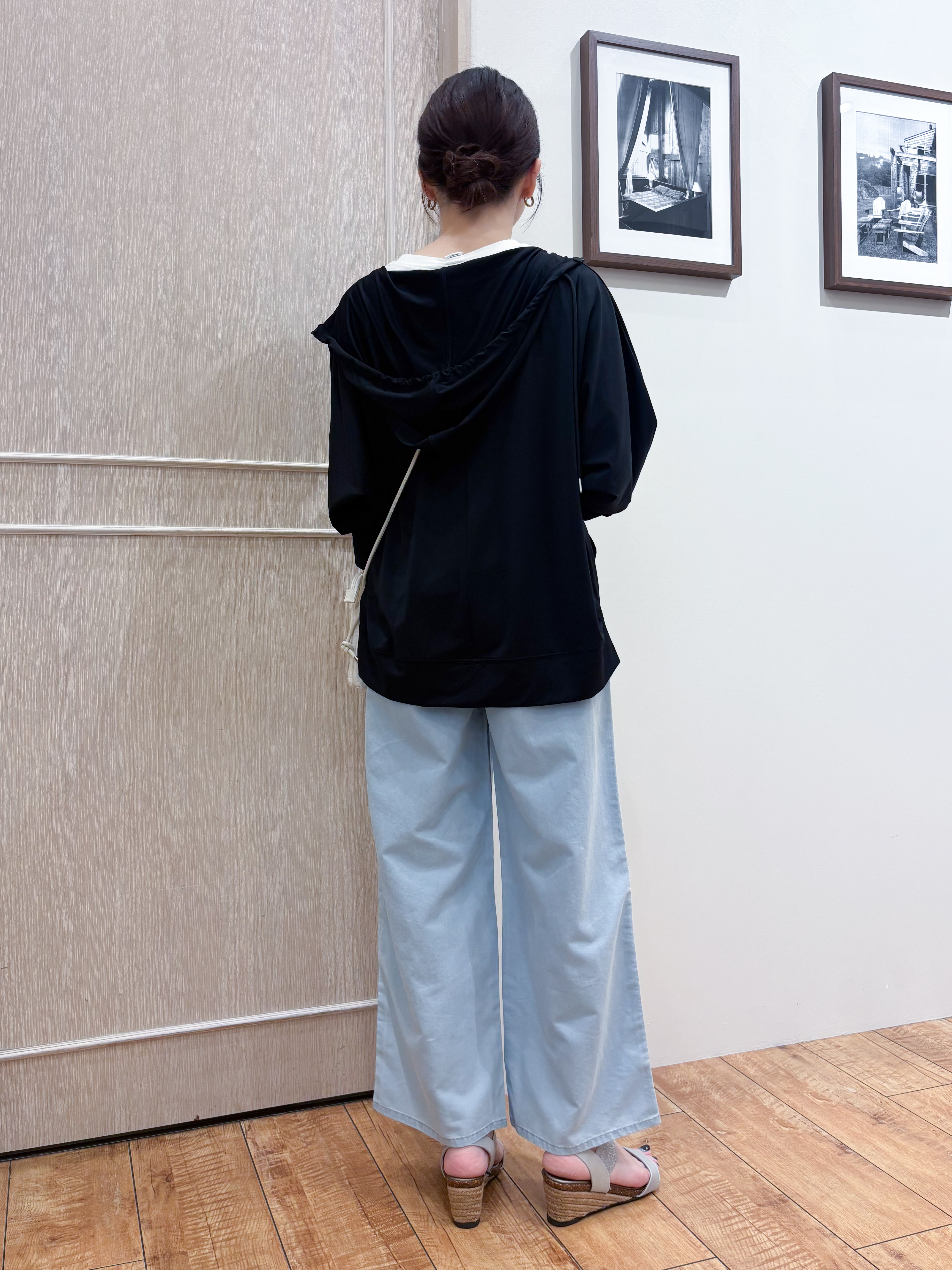 なみさんの「SHOO･LA･RUE｜【ひんやり/UV/S-LL/洗濯機可】手の甲から首元まで隠れる 指穴つき ドルマンパーカー」を使ったコーディネート