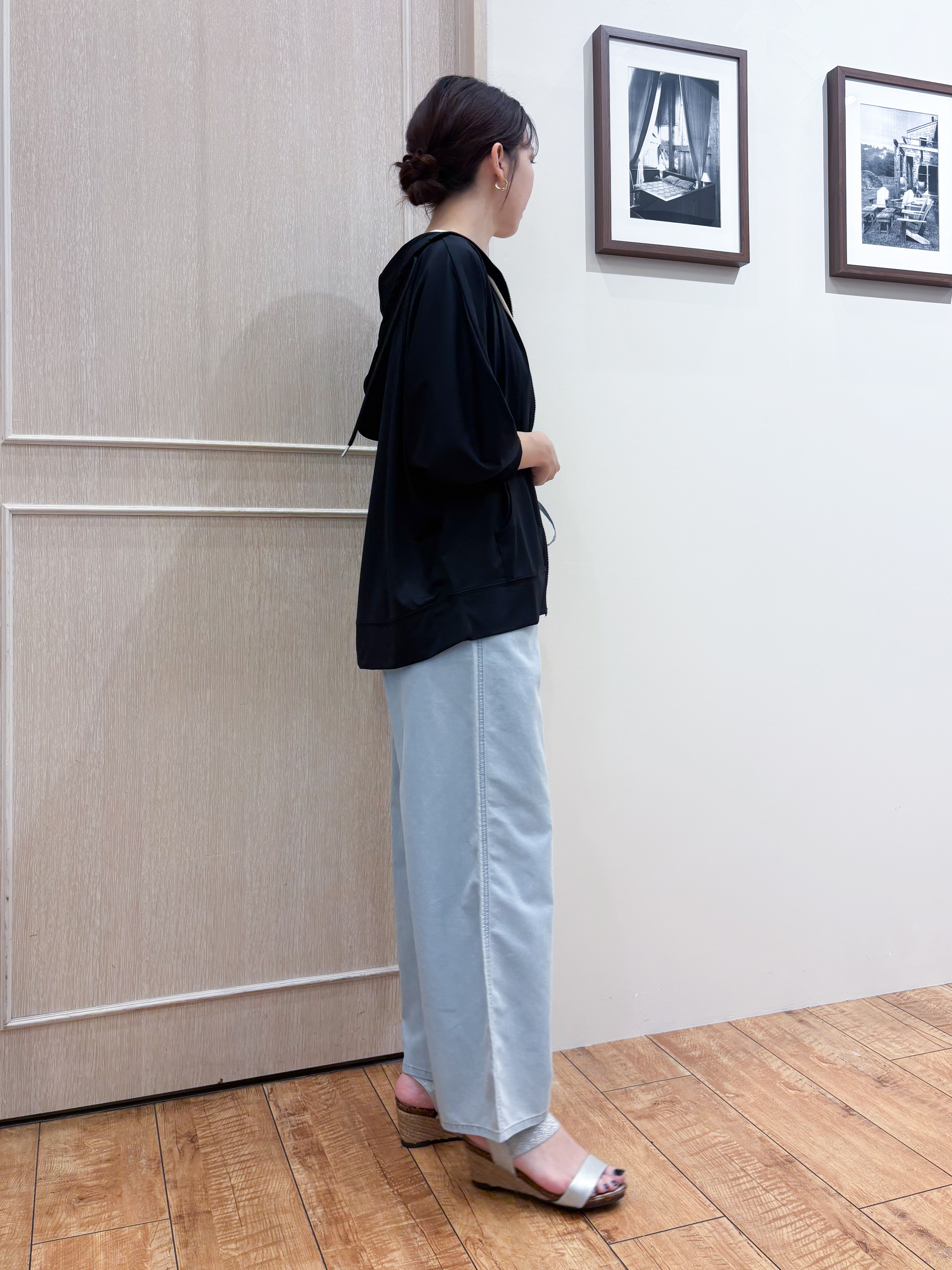 なみさんの「SHOO･LA･RUE｜【ひんやり/UV/S-LL/洗濯機可】手の甲から首元まで隠れる 指穴つき ドルマンパーカー」を使ったコーディネート