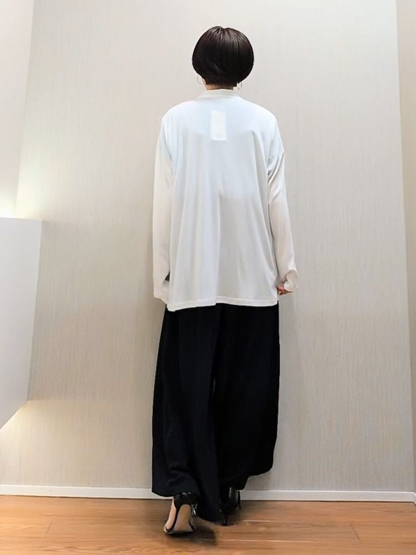 ミズタさんの「UNTITLED｜【1枚で着映える】ドットジャガードブラウス」を使ったコーディネート