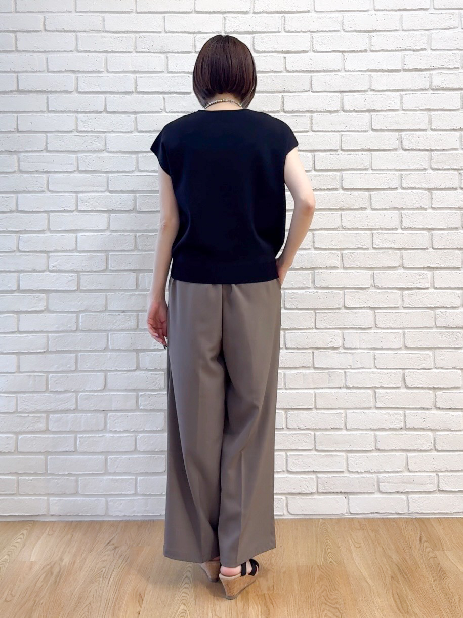 𝐜𝐡𝐢𝐤𝐚さんの「SHOO･LA･RUE｜【ひんやり/洗濯機可/S-LL】インせず着られる 大人シンプルサマーニット」を使ったコーディネート