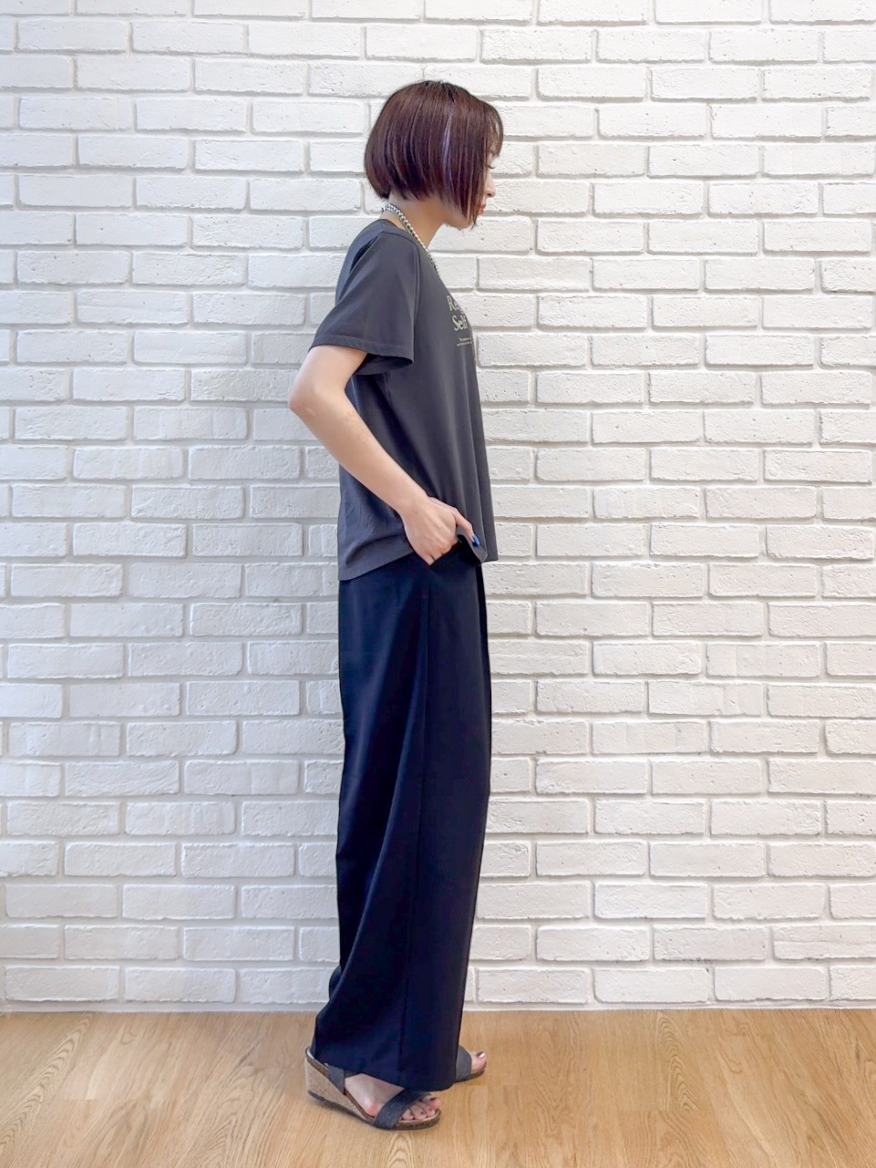 𝐜𝐡𝐢𝐤𝐚さんの「SHOO･LA･RUE｜【綿100%/ひんやり/S-LL/洗濯機可】選べる5柄 大人のこなれプリントTシャツ」を使ったコーディネート