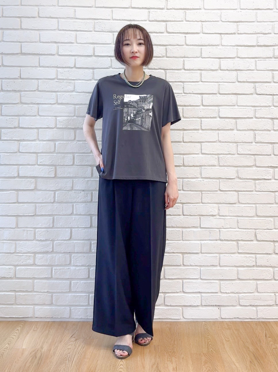 𝐜𝐡𝐢𝐤𝐚さんの「SHOO･LA･RUE｜【綿100%/ひんやり/S-LL/洗濯機可】選べる5柄 大人のこなれプリントTシャツ」を使ったコーディネート