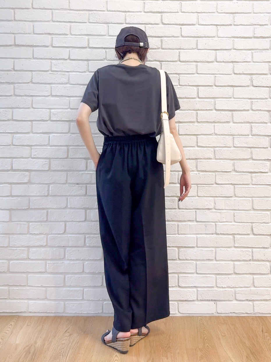 𝐜𝐡𝐢𝐤𝐚さんの「SHOO･LA･RUE｜【綿100%/ひんやり/S-LL/洗濯機可】選べる5柄 大人のこなれプリントTシャツ」を使ったコーディネート
