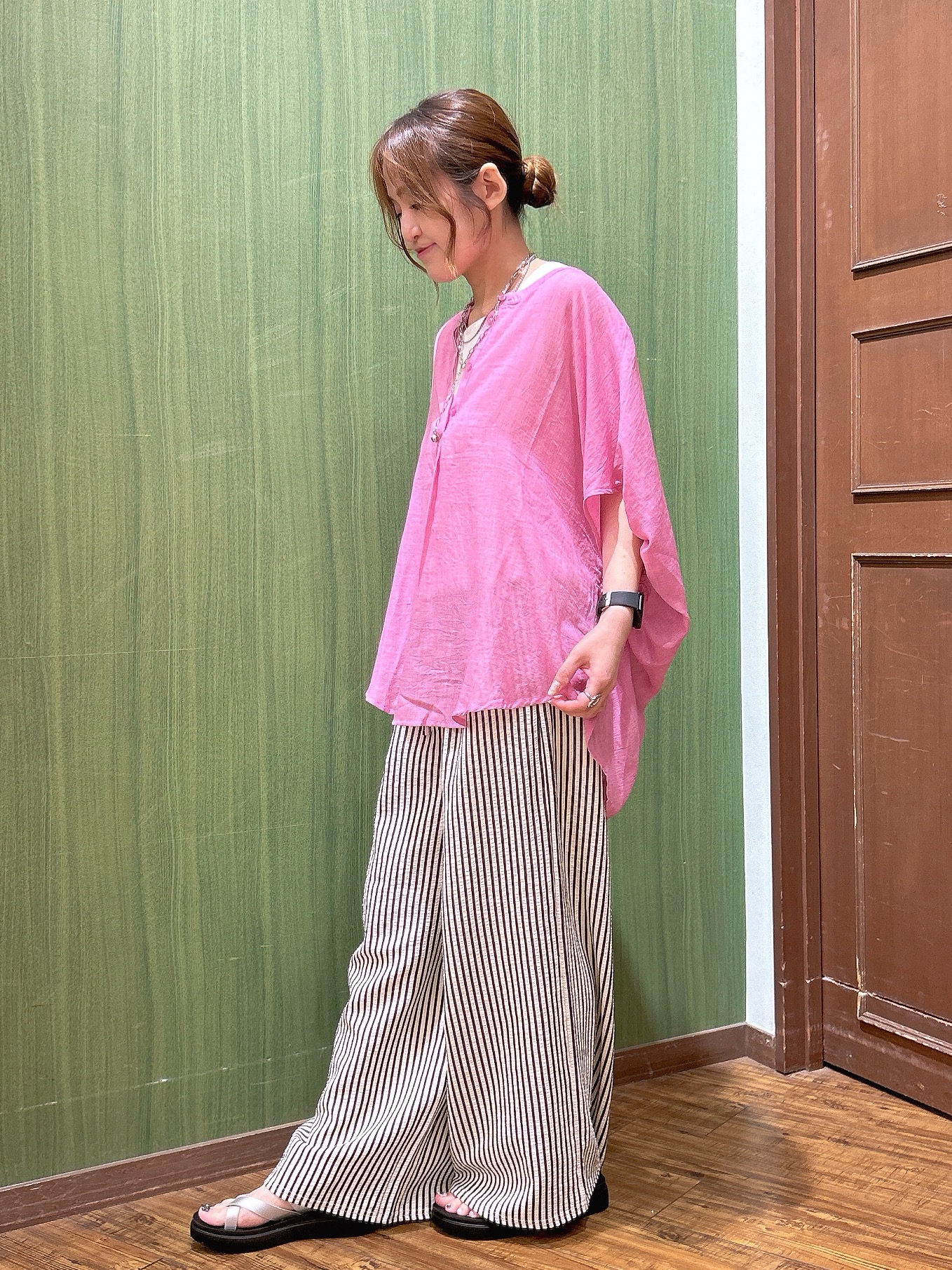 かおりさんの「SHOO･LA･RUE｜【体型カバー】バルーン風ゆるシャツブラウス」を使ったコーディネート