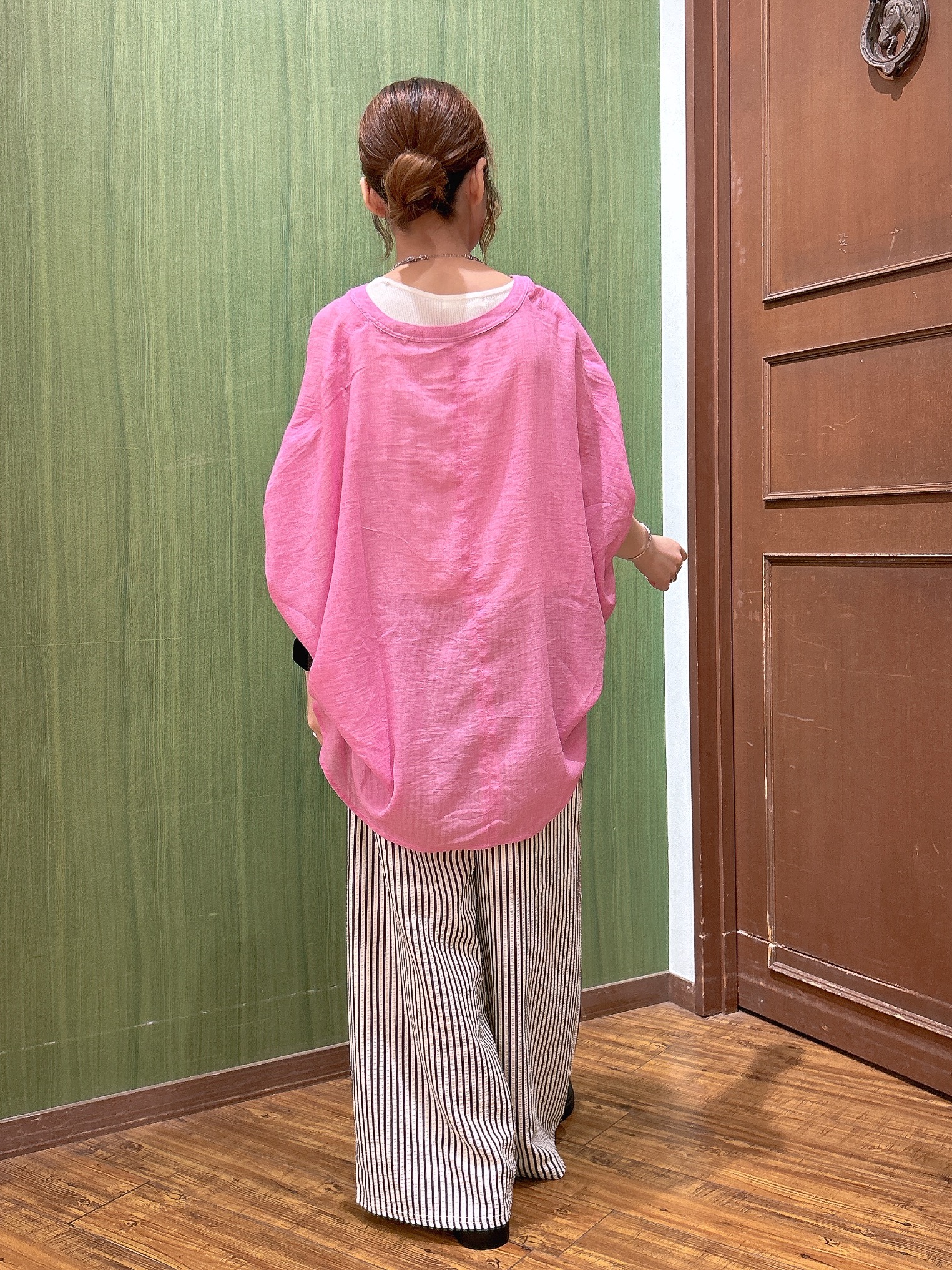 かおりさんの「SHOO･LA･RUE｜【体型カバー】バルーン風ゆるシャツブラウス」を使ったコーディネート