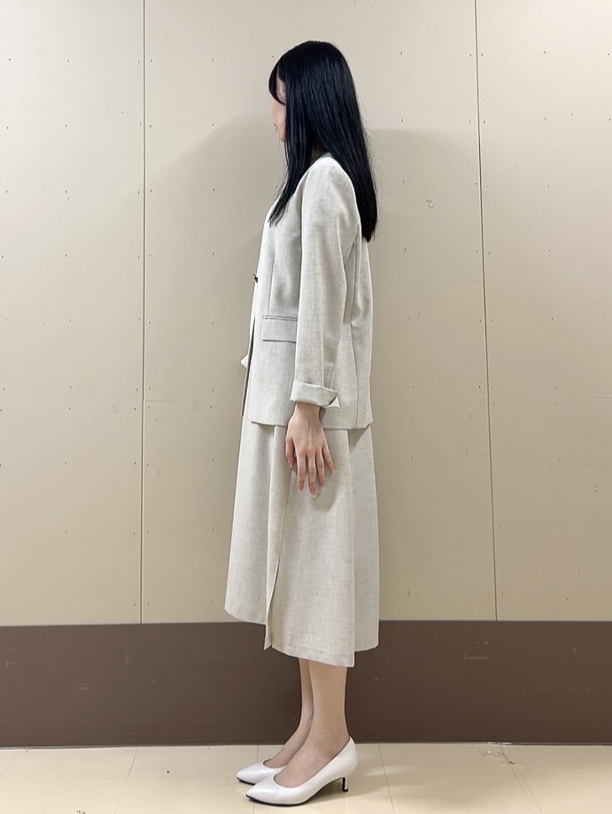 sechiさんの「UNTITLED｜【さらりと快適/セットアップ可/UV/接触冷感】スラブカラーレスジャケット」を使ったコーディネート