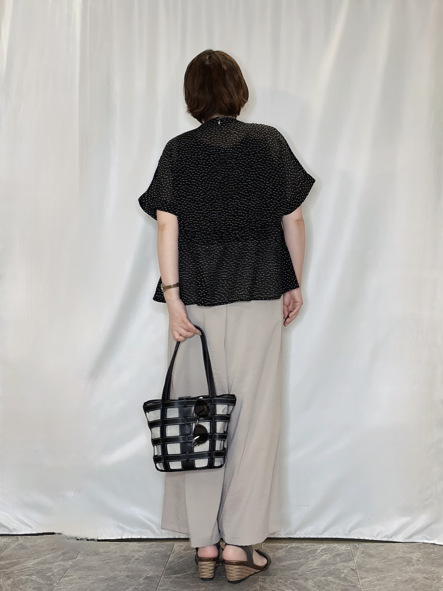たみさんの「SHOO･LA･RUE｜2WAYシアーペプラムブラウス」を使ったコーディネート