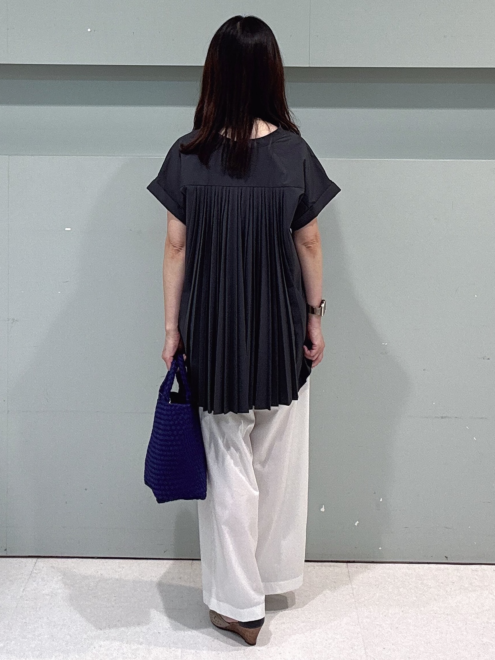 makiさんの「UNTITLED｜【多機能付き】バックプリーツデザインブラウス」を使ったコーディネート