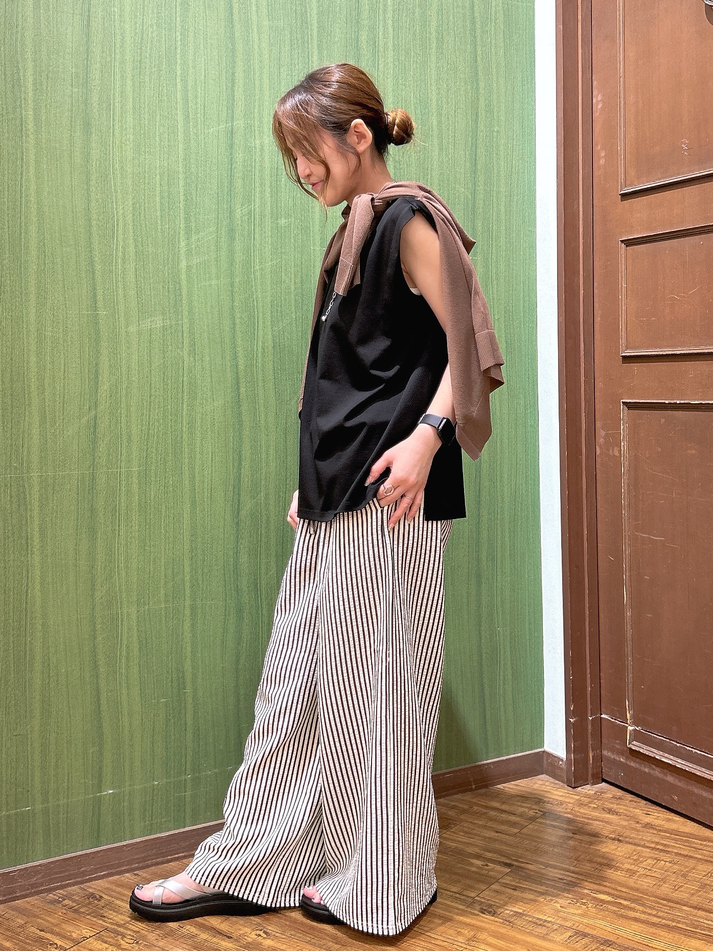 かおりさんの「SHOO･LA･RUE｜【UVカット/接触冷感】とろみタックノースリーブトップス」を使ったコーディネート