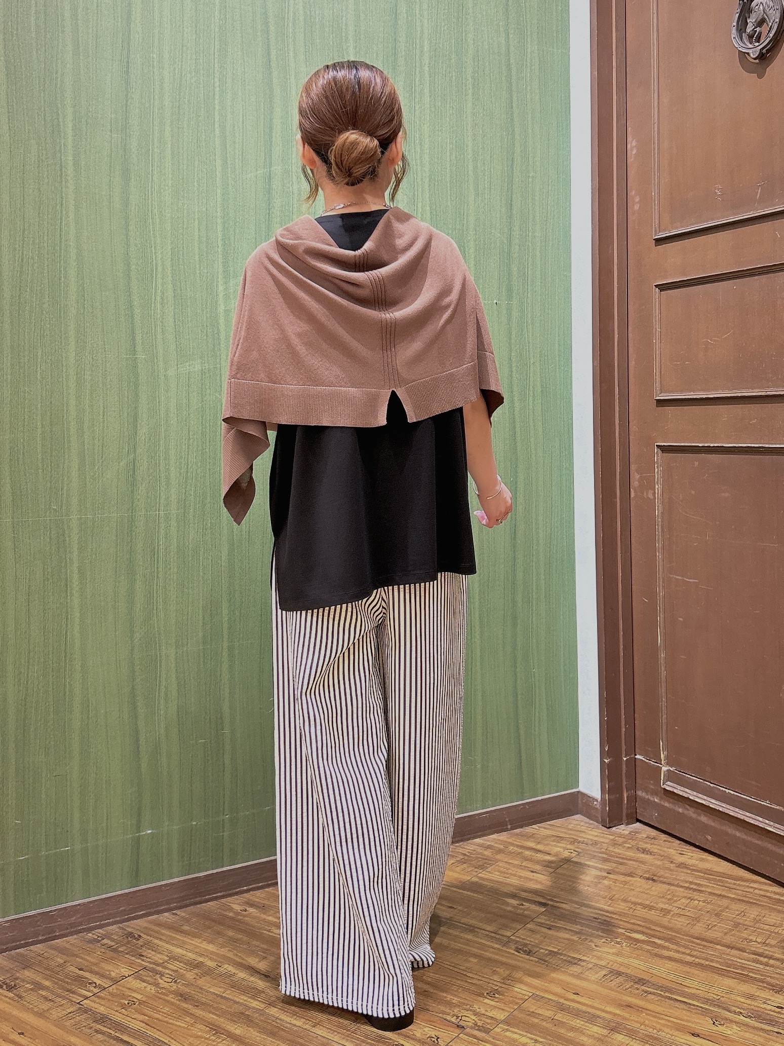 かおりさんの「SHOO･LA･RUE｜【UVカット/接触冷感】とろみタックノースリーブトップス」を使ったコーディネート