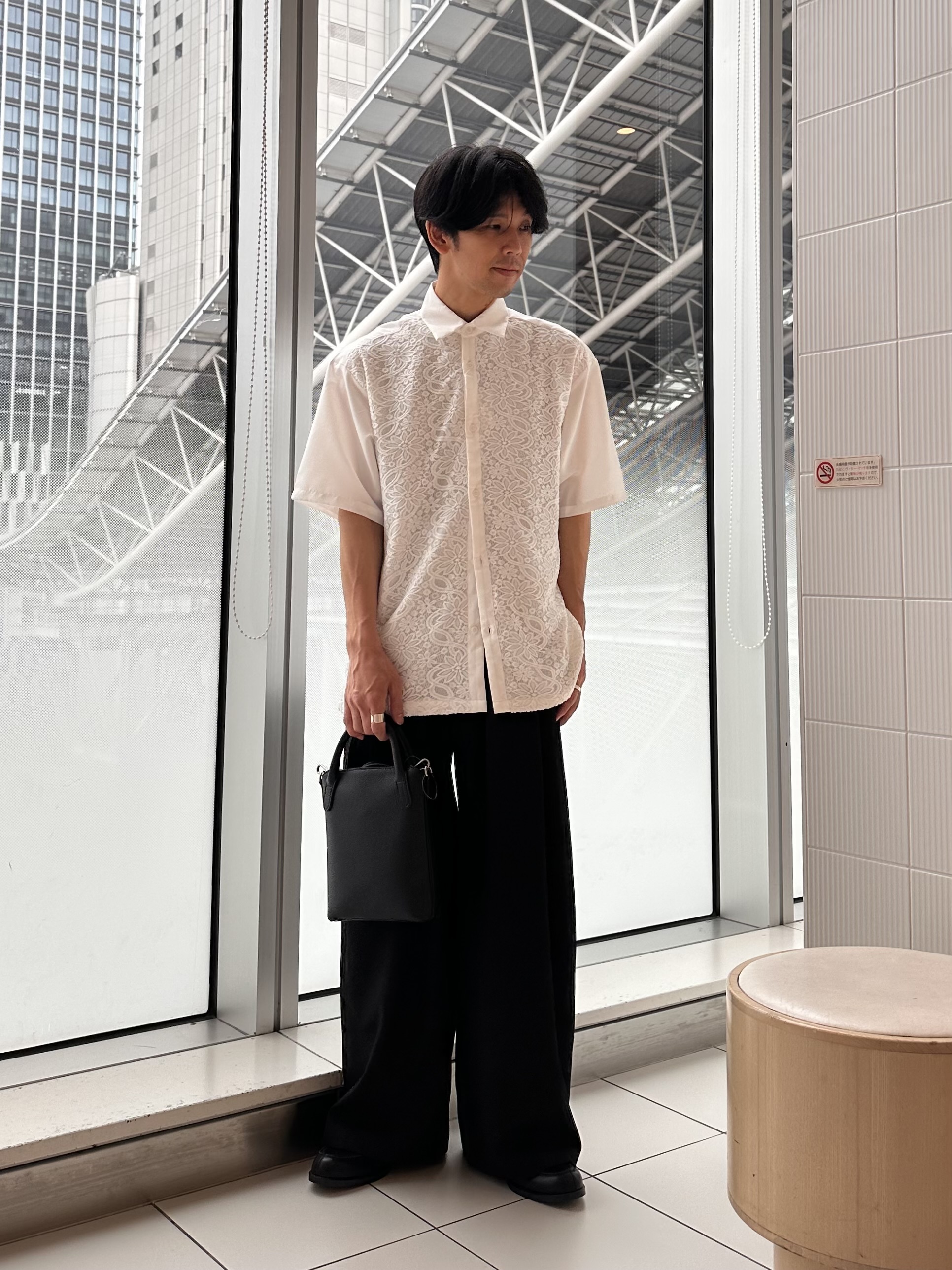 岡崎喬太さんの「tk.TAKEO KIKUCHI｜【昨年売上1500枚超え！】ボタニカルレースシャツ/フラワーデザイン/レース/大人気/モード/キレイ」を使ったコーディネート