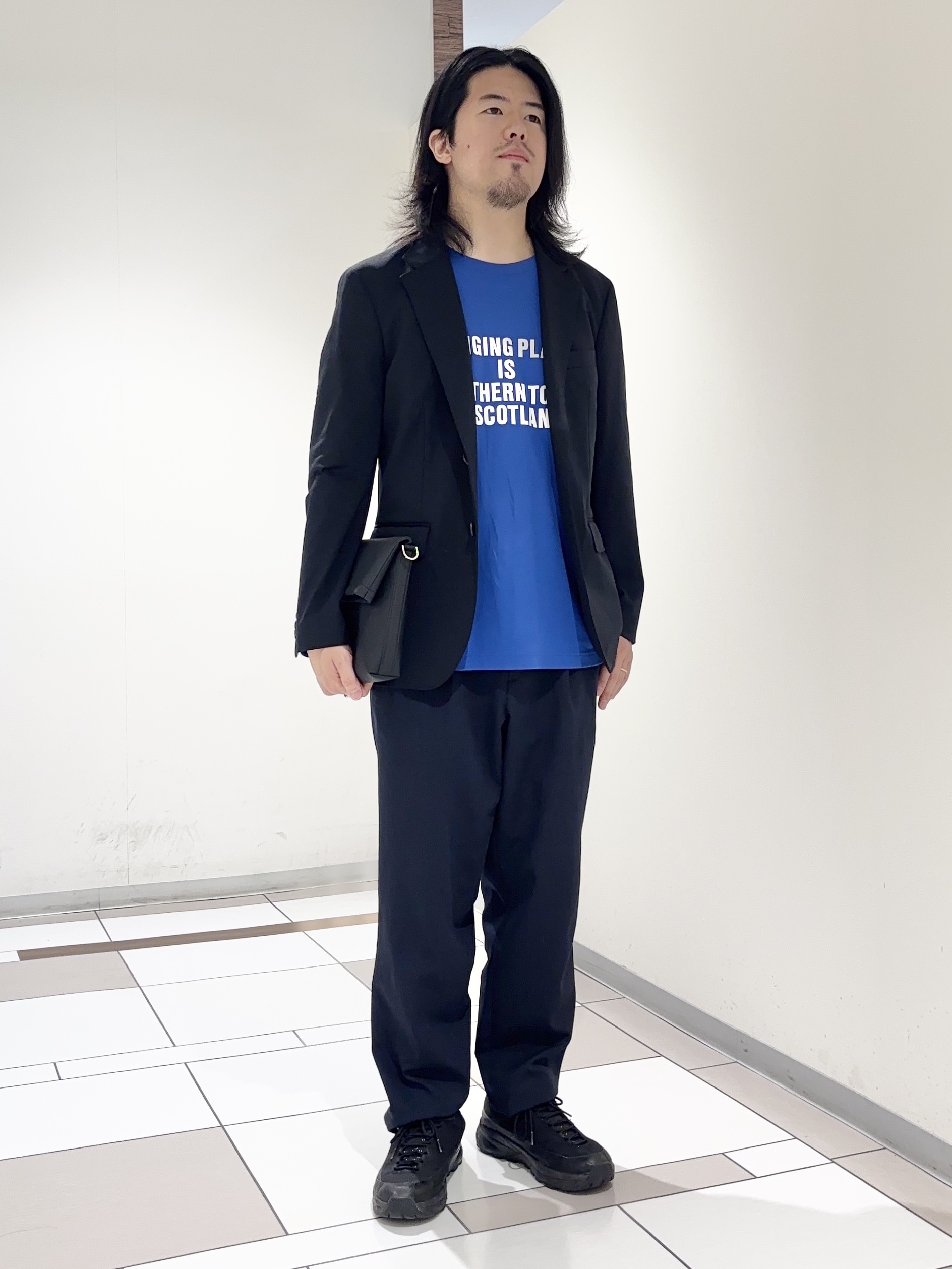 及川さんの「TAKEO KIKUCHI｜【360&deg;ストレッチ/軽量】None Of Stress ライト ジャケット（セットアップ対応）」を使ったコーディネート