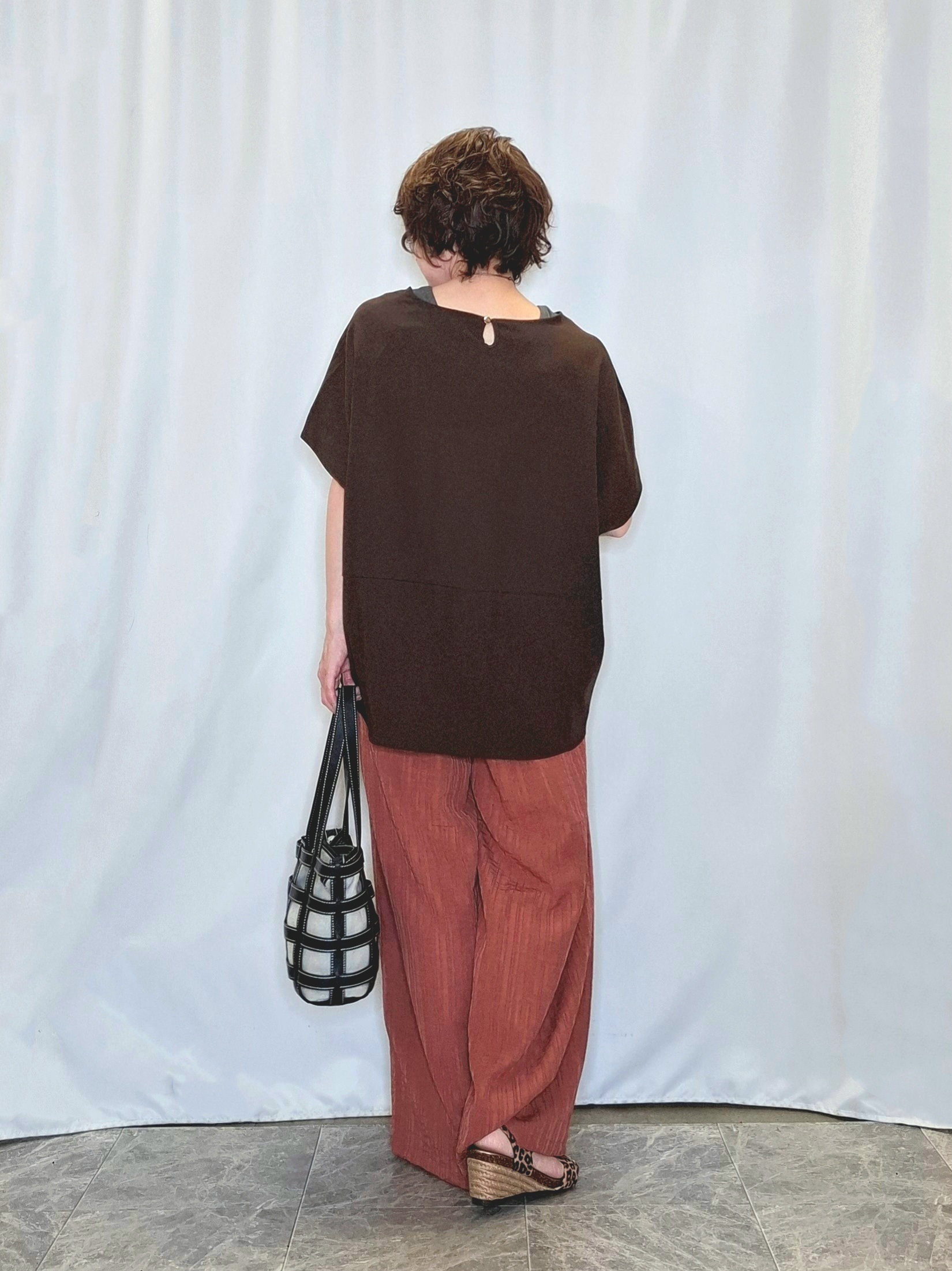 ぬーさんの「SHOO･LA･RUE｜【洗濯機可/セットアップ可】軽凛(かろりん) シンプル上品 ひんやり切替コクーントップス」を使ったコーディネート