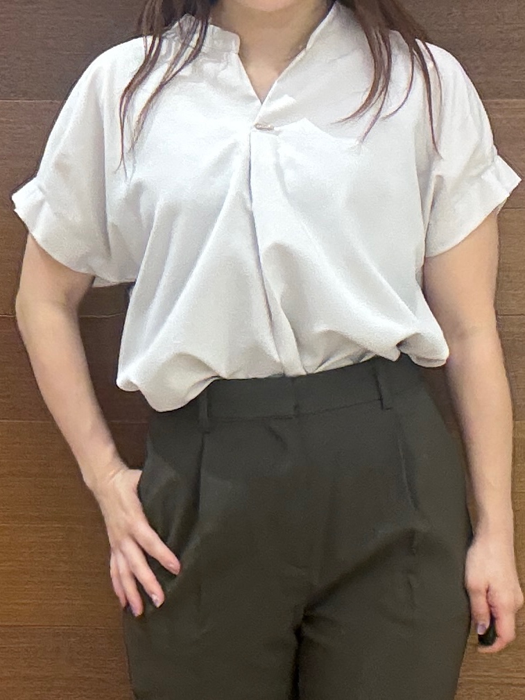 maichiさんの「OPAQUE.CLIP｜【接触冷感／吸水速乾】タックスキッパーブラウス《防シワ／イージーアイロン／洗濯機OK／9col》」を使ったコーディネート