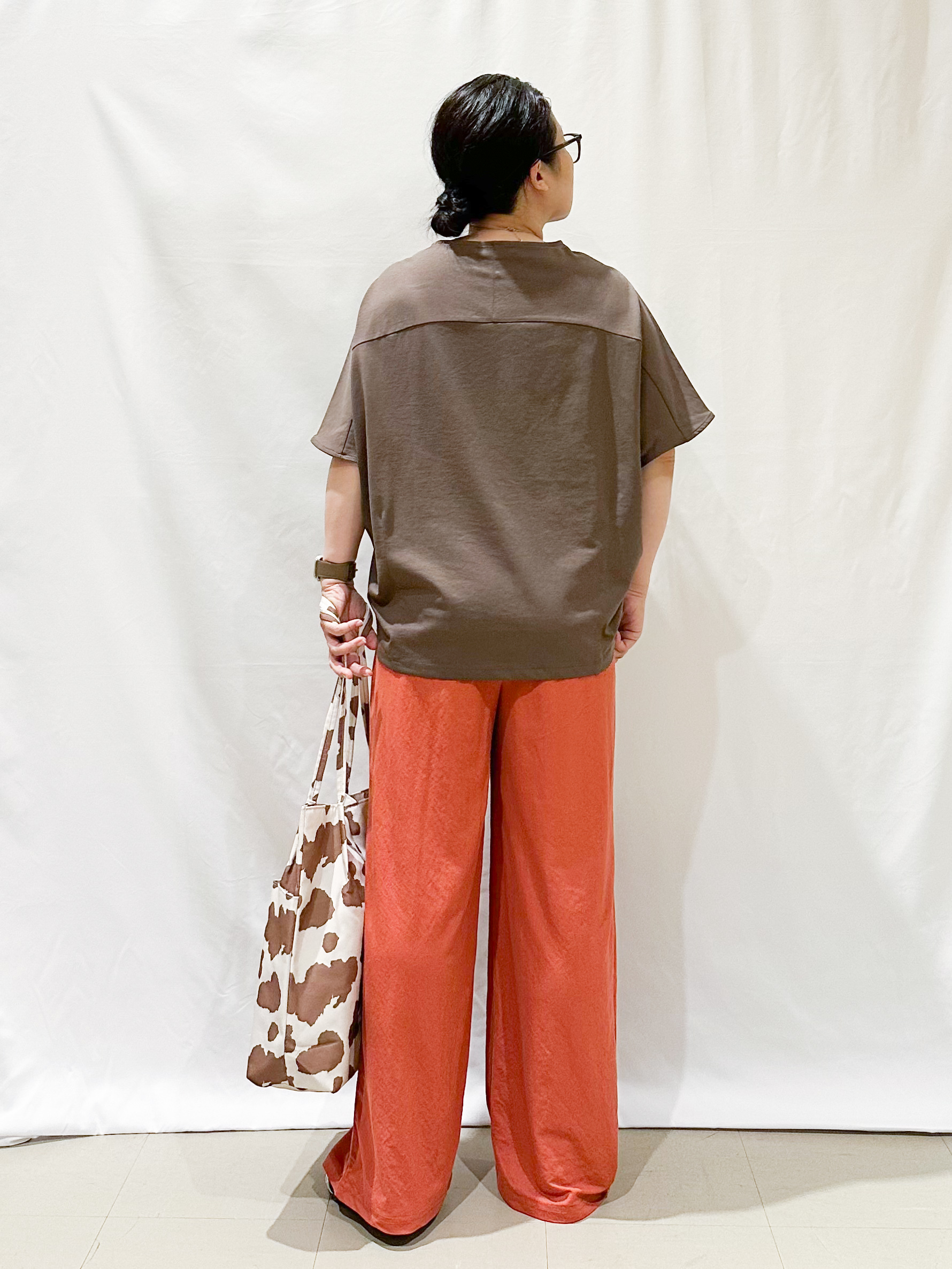 umeさんの「SHOO･LA･RUE｜【ひんやり/体型カバー】インせず着られる 上品見えのドルマントップス」を使ったコーディネート