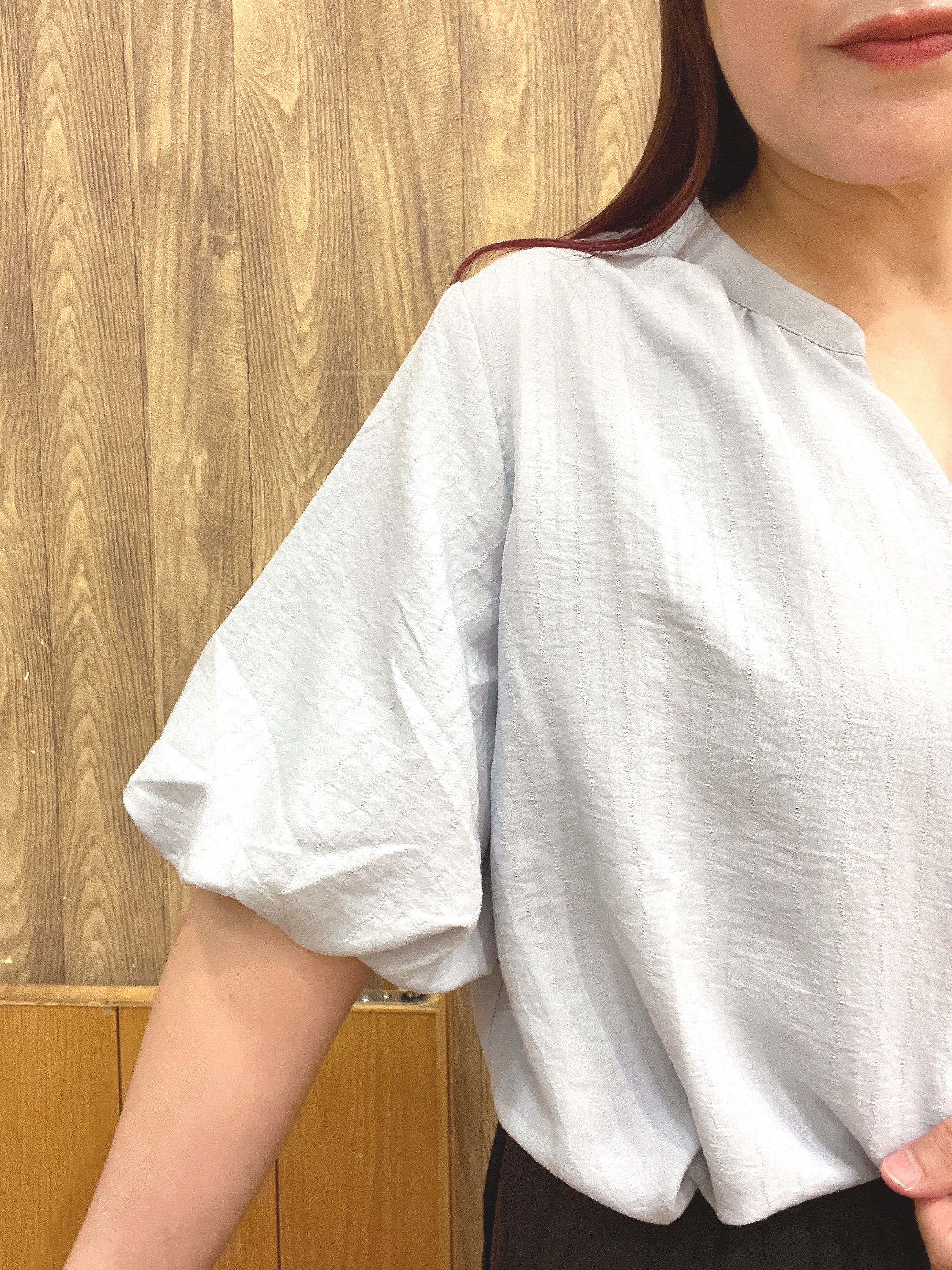 ゆっきーさんの「SHOO･LA･RUE｜【S-LL/洗濯機可】バルーンスリーブ　キーネックブラウス」を使ったコーディネート