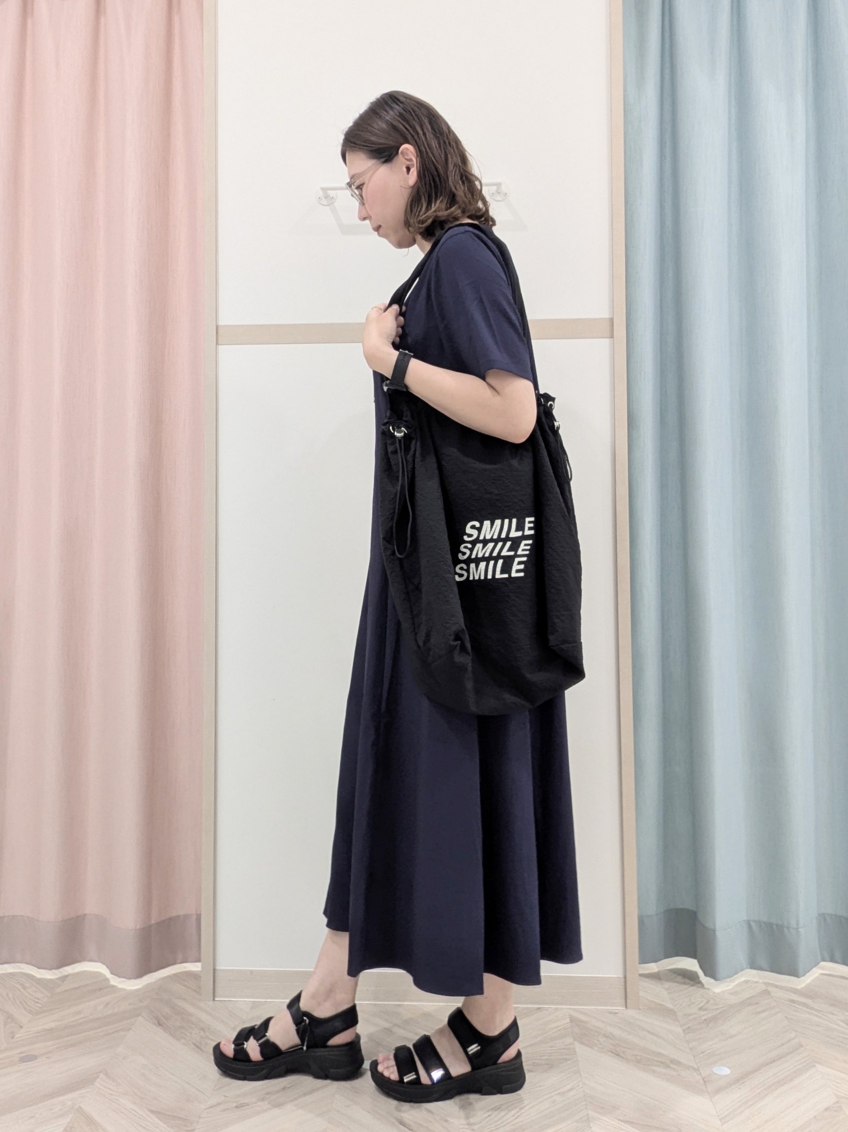 miyuさんの「SHOO･LA･RUE｜【ひんやり/洗濯機可/体型カバー】二の腕隠れる ゆるっと襟ギャザーレーヨンブラウス」を使ったコーディネート