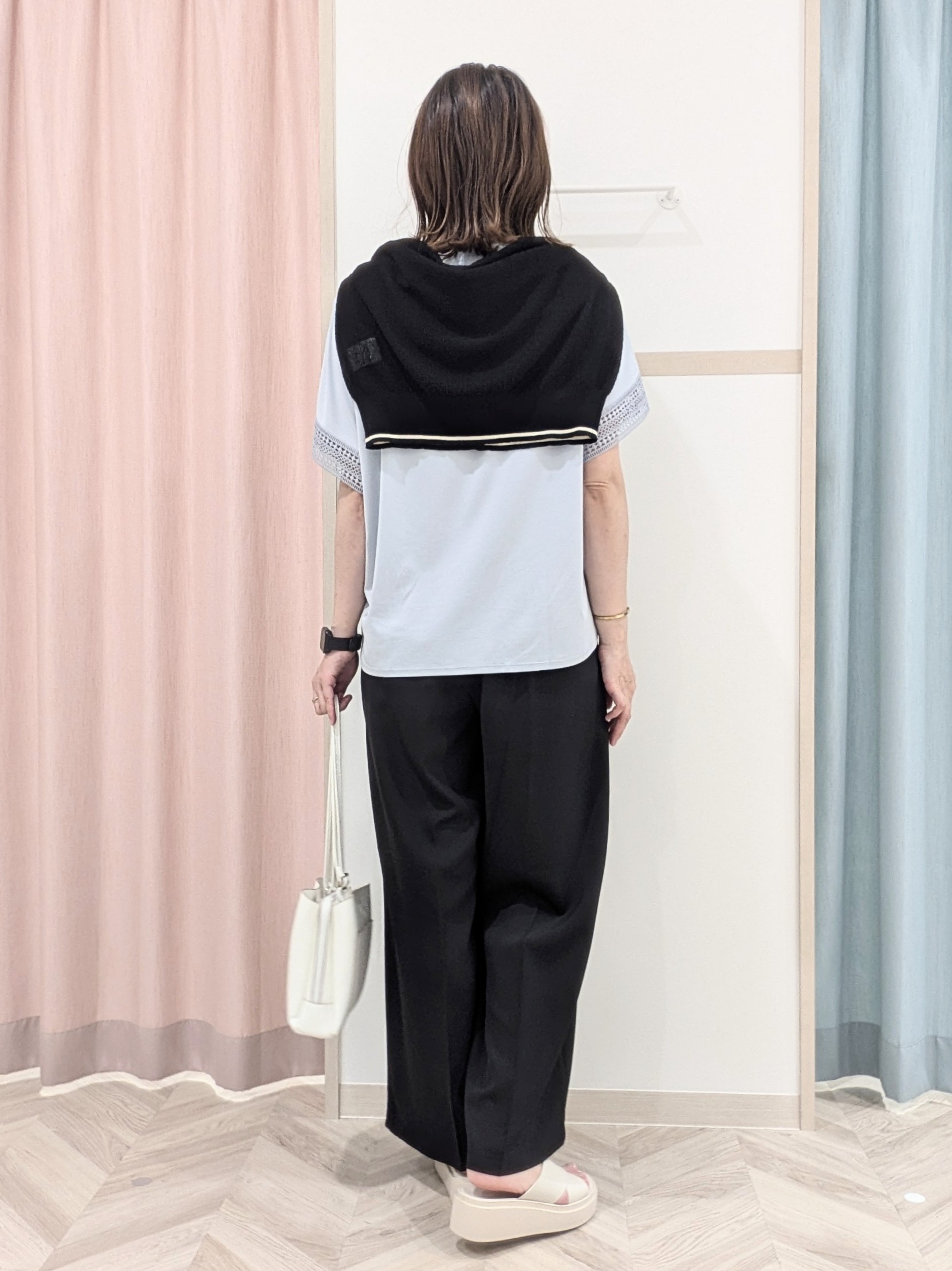 miyuさんの「SHOO･LA･RUE｜【ひんやり/UV】お袖レースが上品 ゆったりとろみトップス」を使ったコーディネート