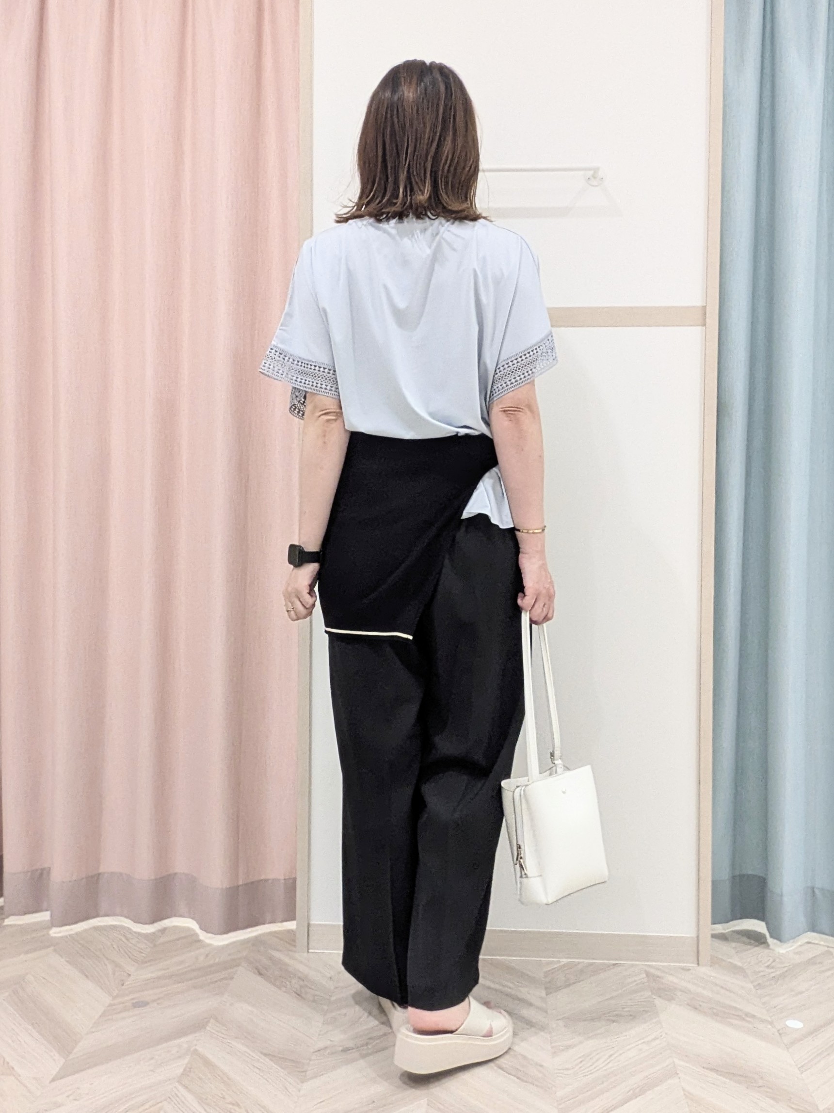 miyuさんの「SHOO･LA･RUE｜【ひんやり/UV】お袖レースが上品 ゆったりとろみトップス」を使ったコーディネート