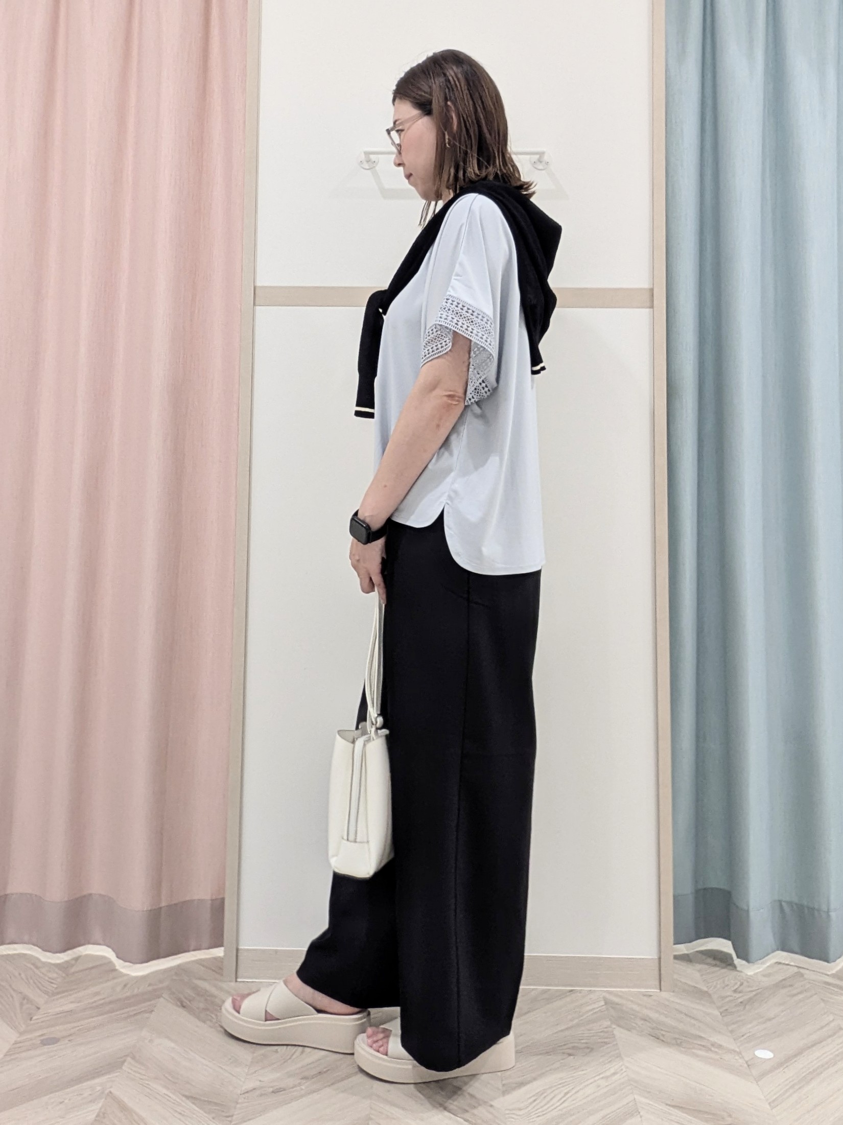 miyuさんの「SHOO･LA･RUE｜【ひんやり/UV】お袖レースが上品 ゆったりとろみトップス」を使ったコーディネート