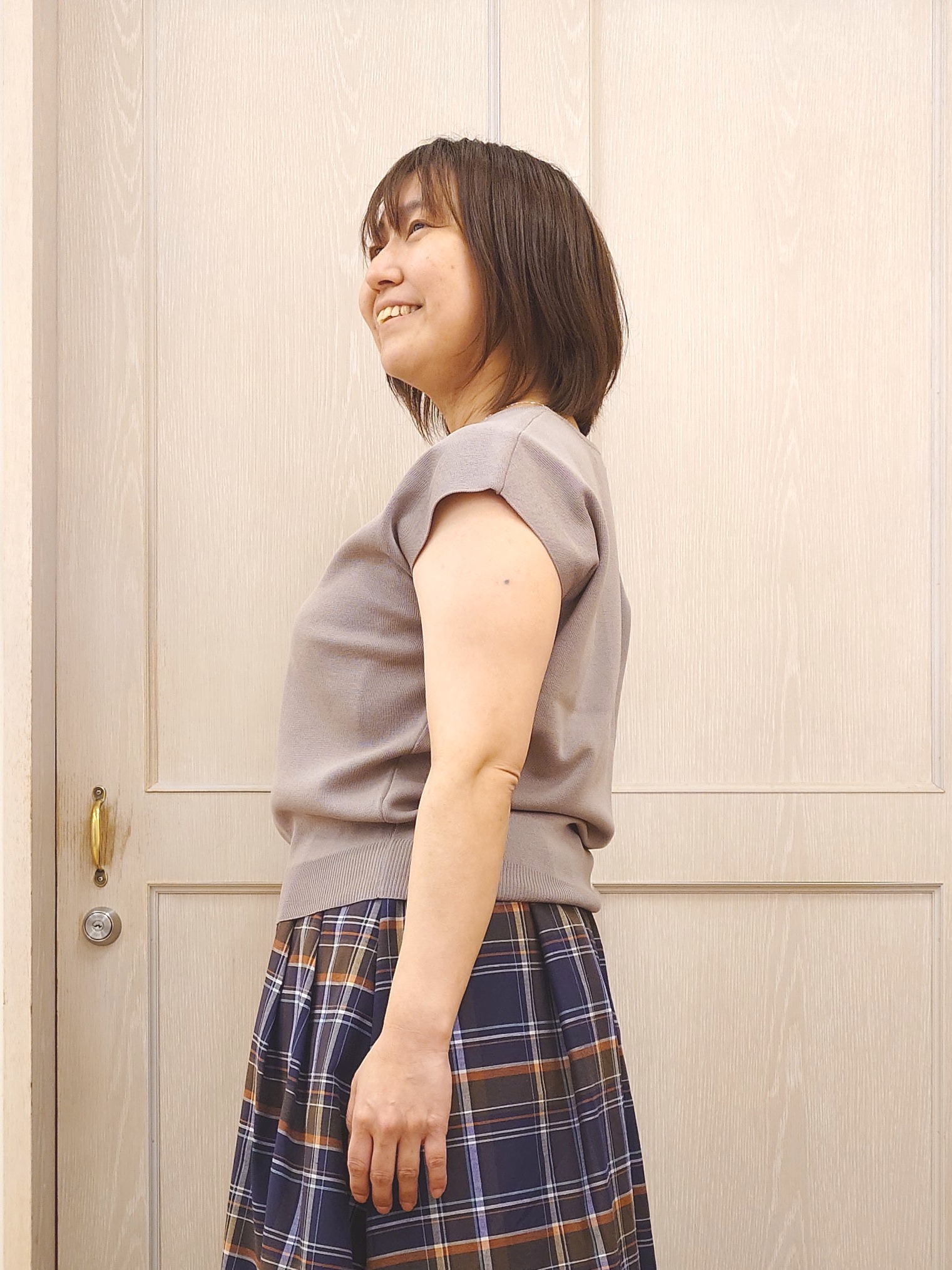 とろろさんの「SHOO･LA･RUE｜【ひんやり/洗濯機可/S-LL】インせず着られる 大人シンプルサマーニット」を使ったコーディネート