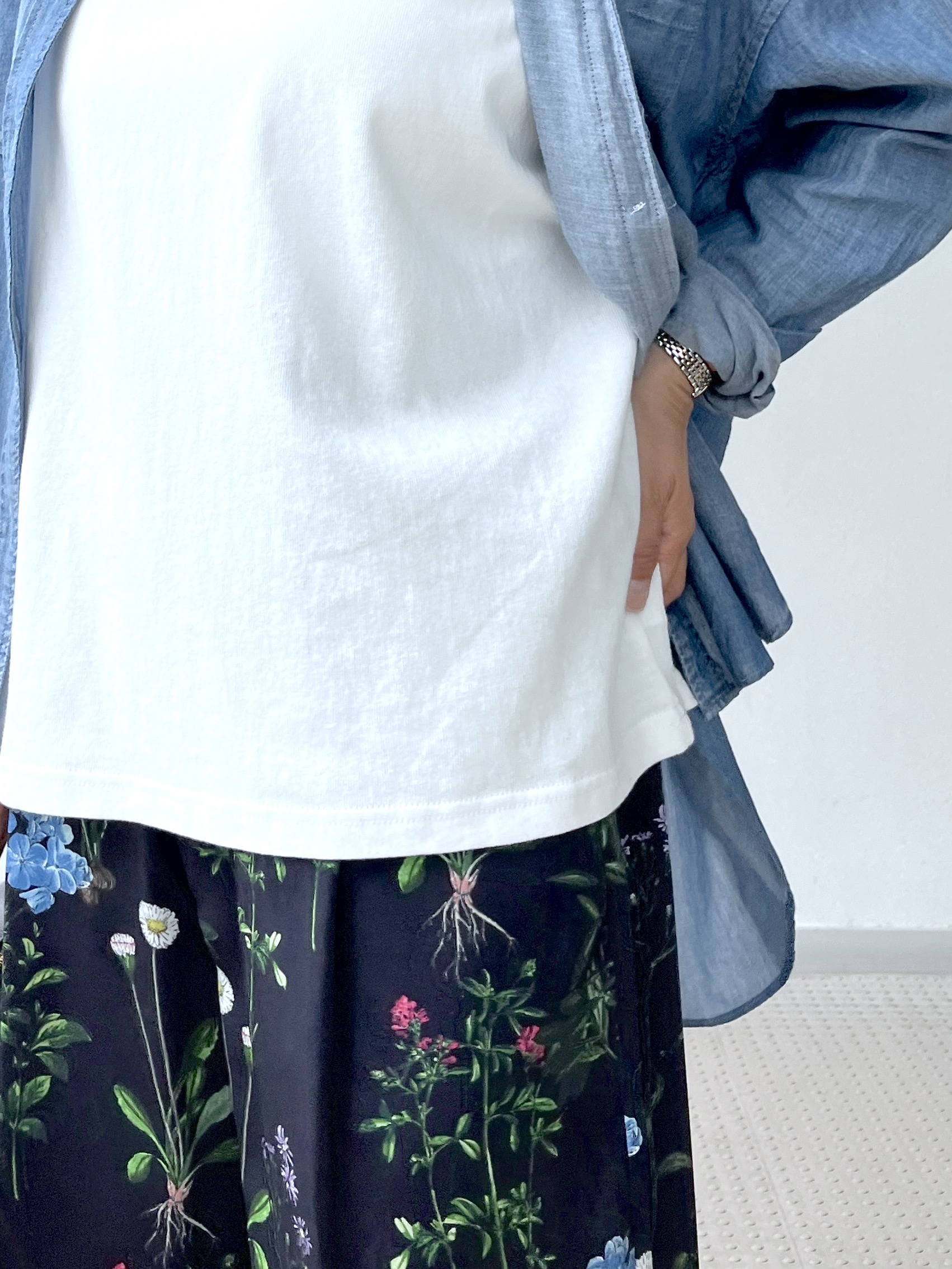 Soeさんの「DRESSTERIOR｜【涼しく着映え】シアーデニムシャツ」を使ったコーディネート