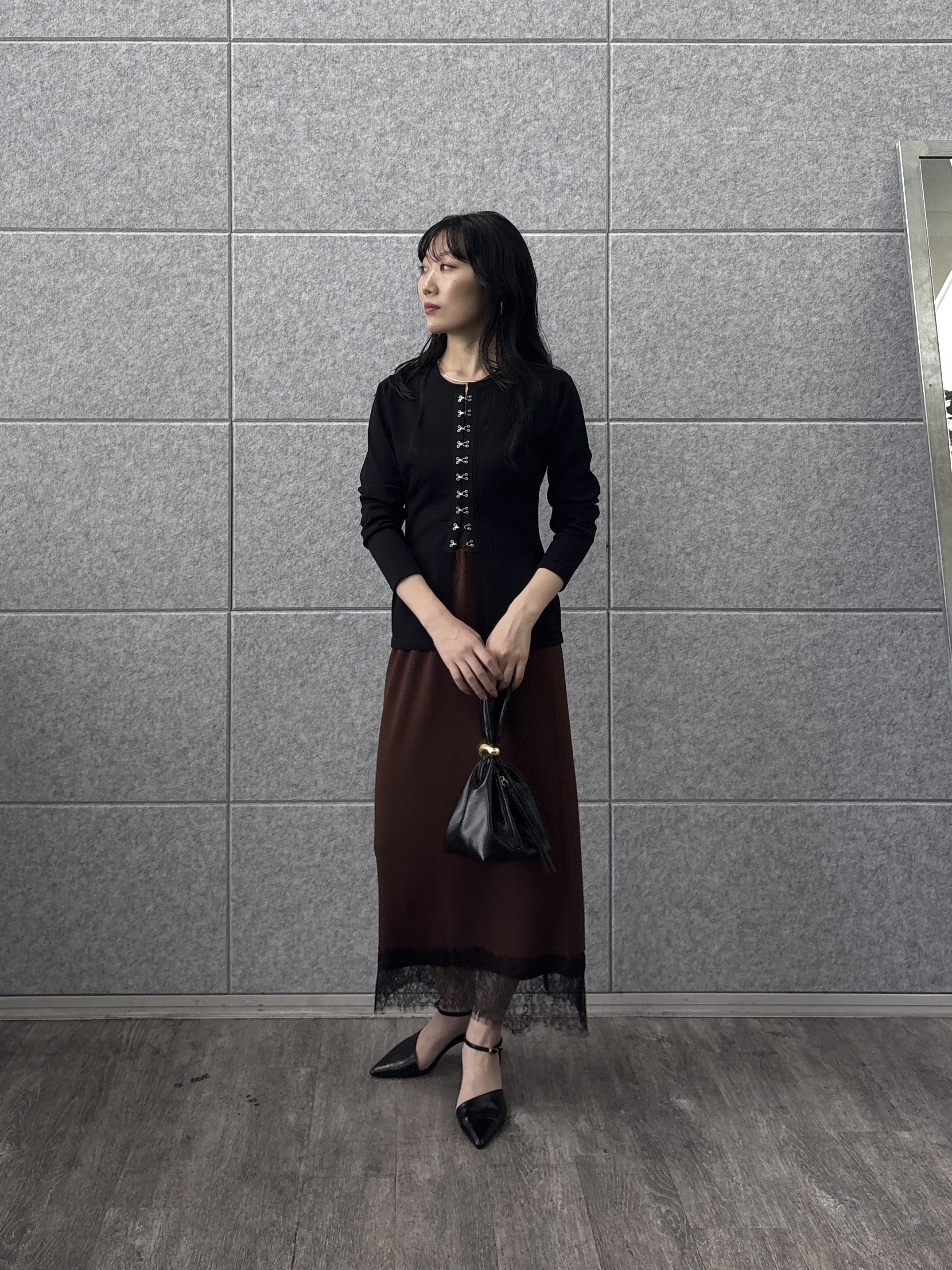 rinaさんの「INDIVI｜裾レース ストレートスカート」を使ったコーディネート