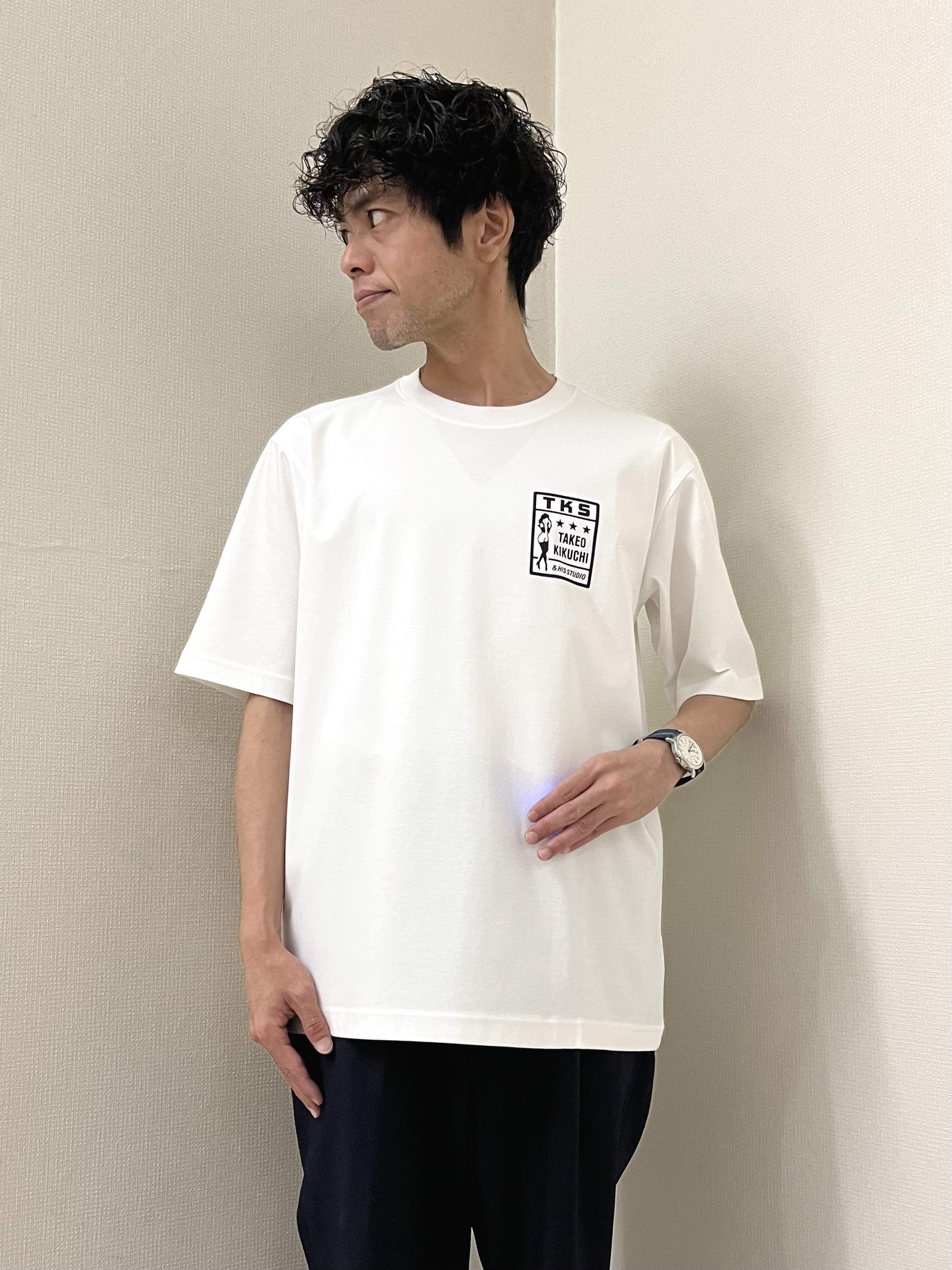 URAさんの「TAKEO KIKUCHI｜【BOWLER HAT LABEL】アイスクリアコットン ピンナップガール 半袖Tシャツ」を使ったコーディネート
