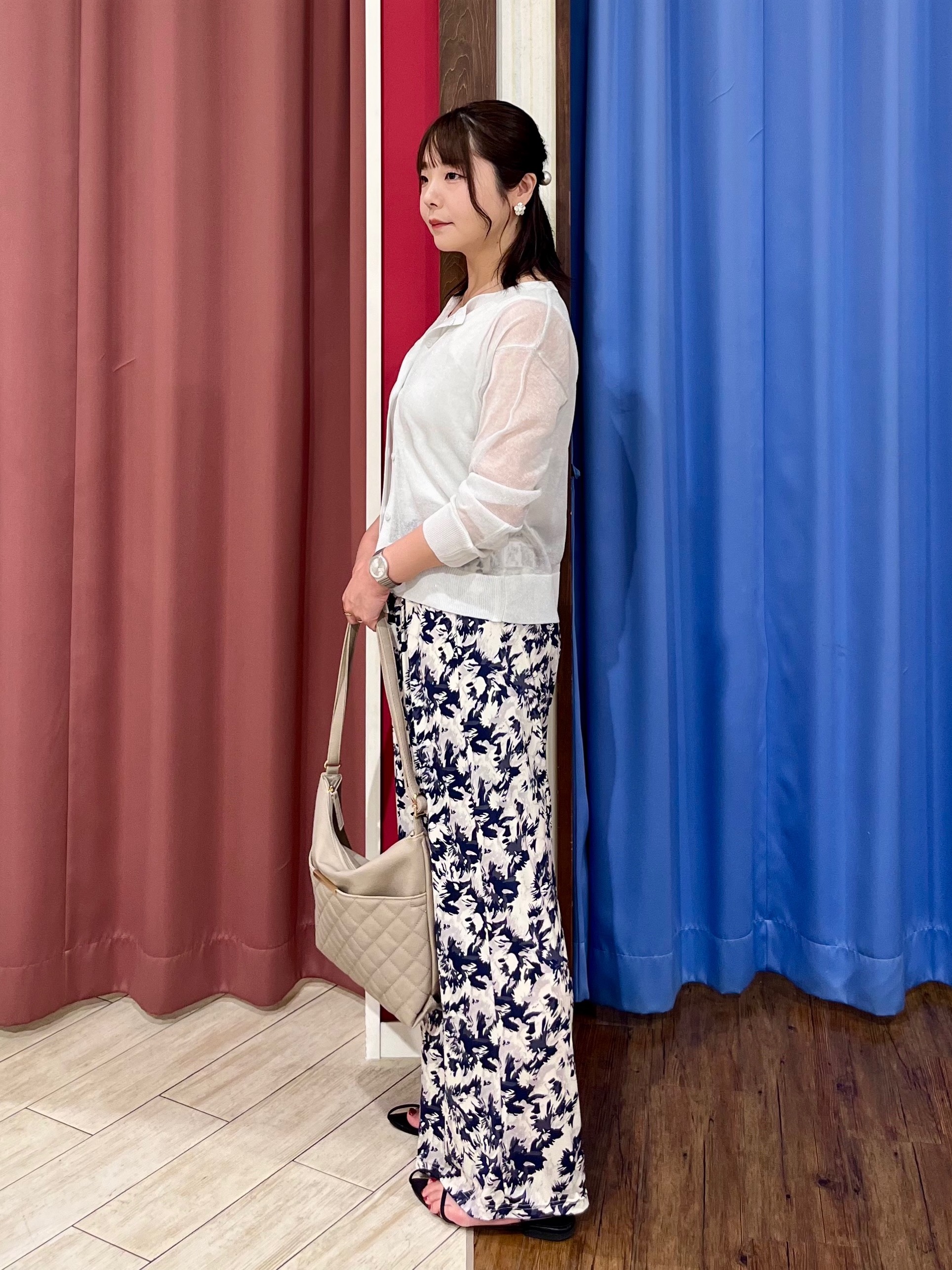 ｙｒｋさんの「SHOO･LA･RUE｜【前後2WAY/洗濯機可/S-LL】スクエアネックで小顔効果 ランダムテレコタンクトップ」を使ったコーディネート