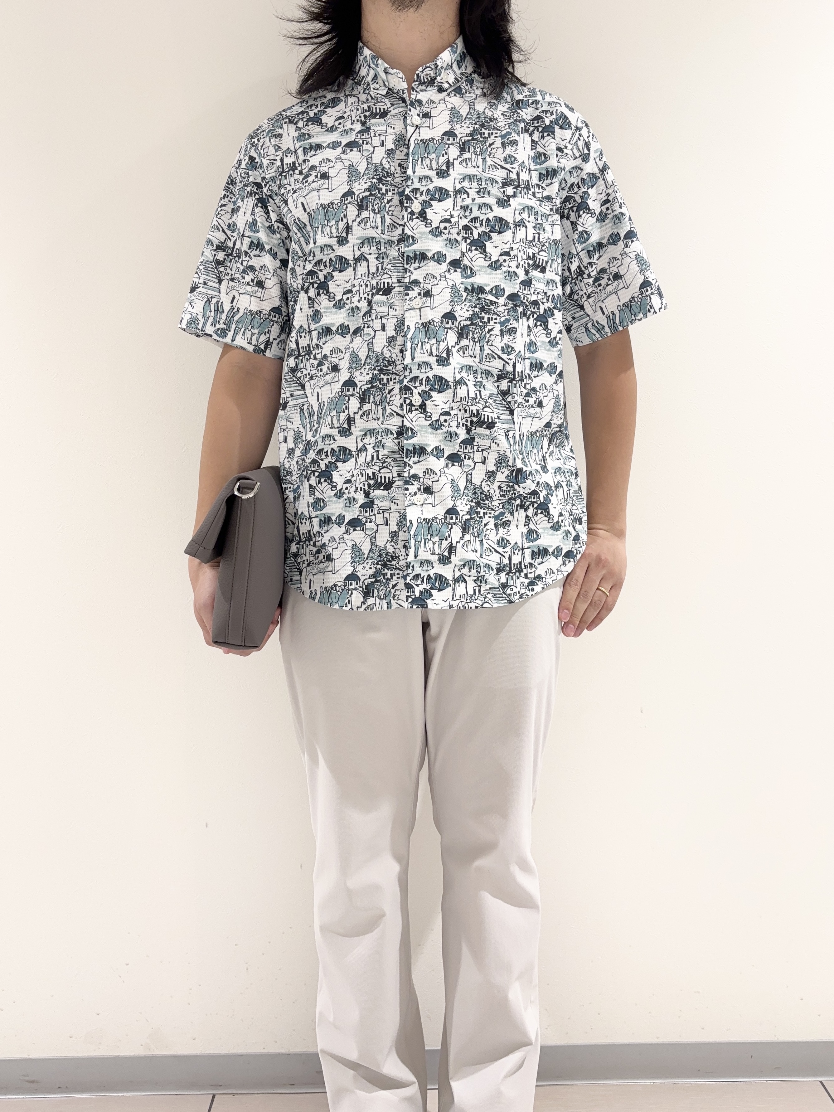 及川さんの「TAKEO KIKUCHI｜【日本製】JFP DotAir（R）リゾートプリント半袖シャツ」を使ったコーディネート