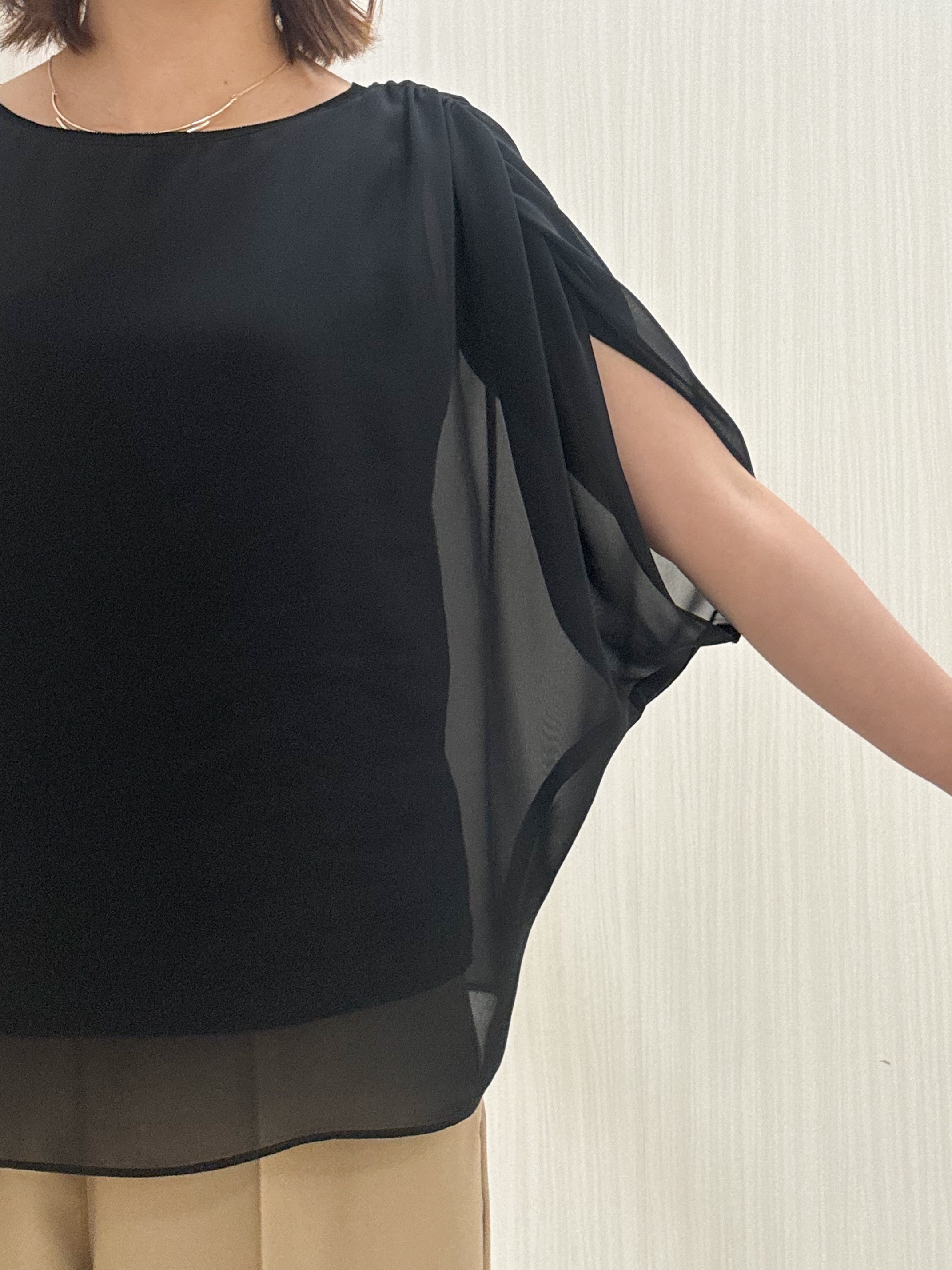yuさんの「COUP DE CHANCE｜【日本製/インナー付き】ギャザースリーブプルオーバー」を使ったコーディネート
