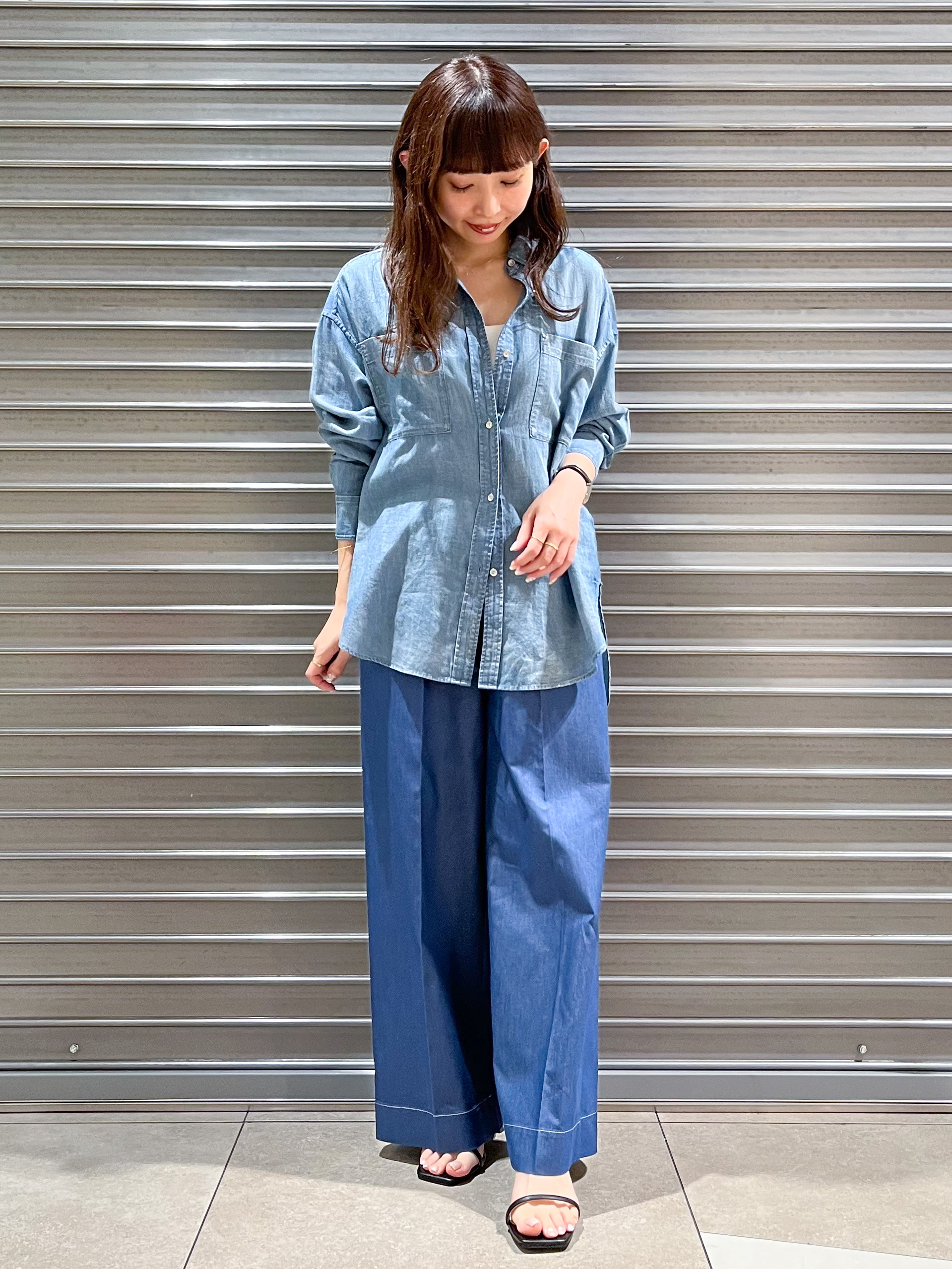 じゅんさんの「DRESSTERIOR｜【涼しく着映え】シアーデニムシャツ」を使ったコーディネート